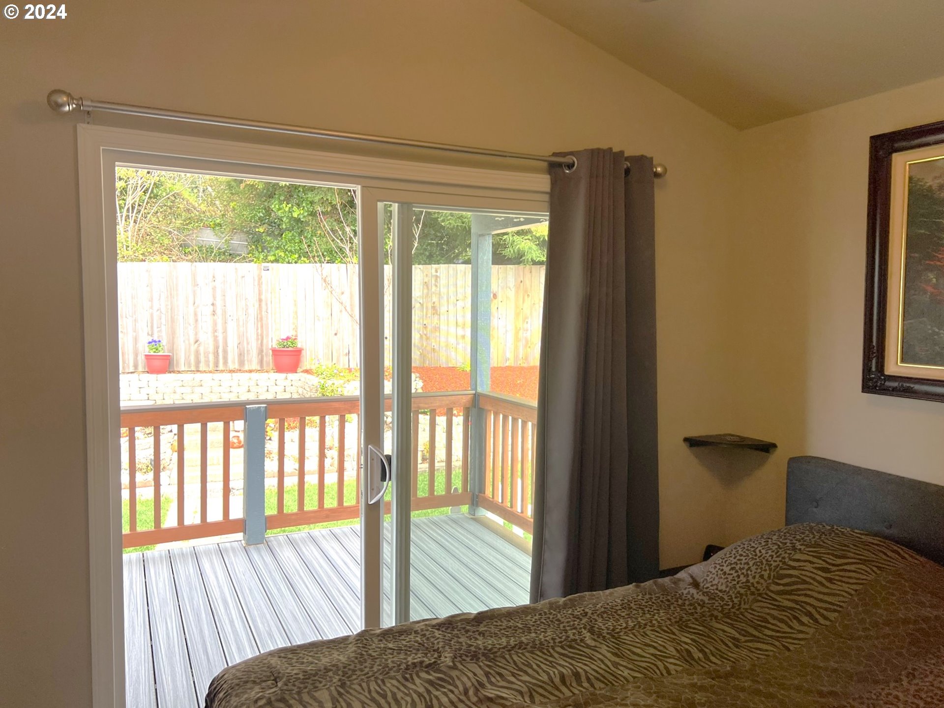 15549 Highway 101 S