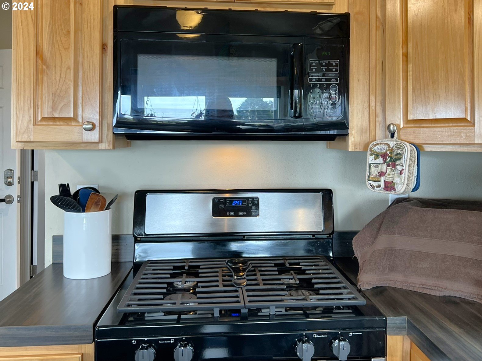 15549 Highway 101 S