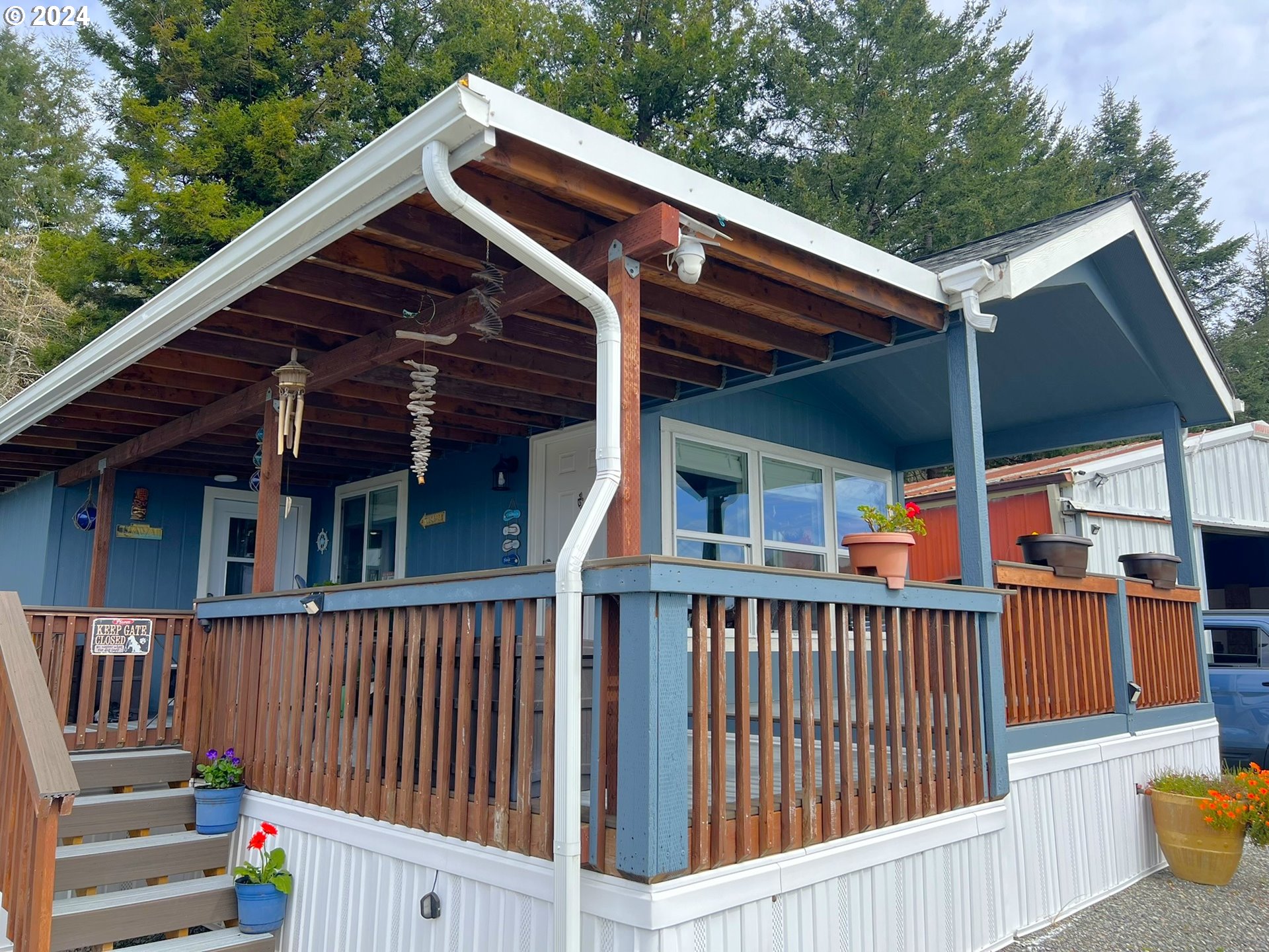 15549 Highway 101 S