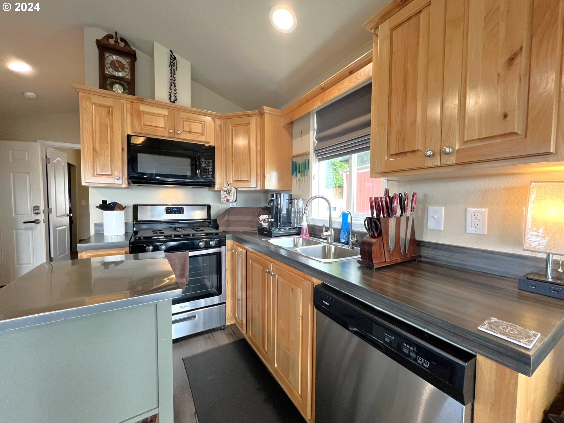 15549 Highway 101 S