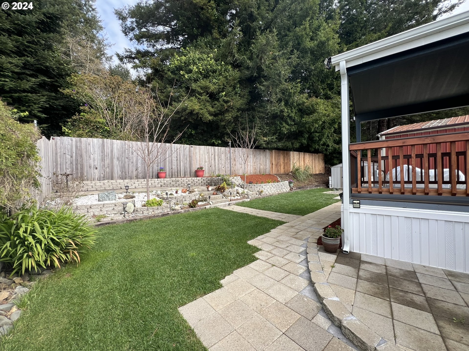 15549 Highway 101 S