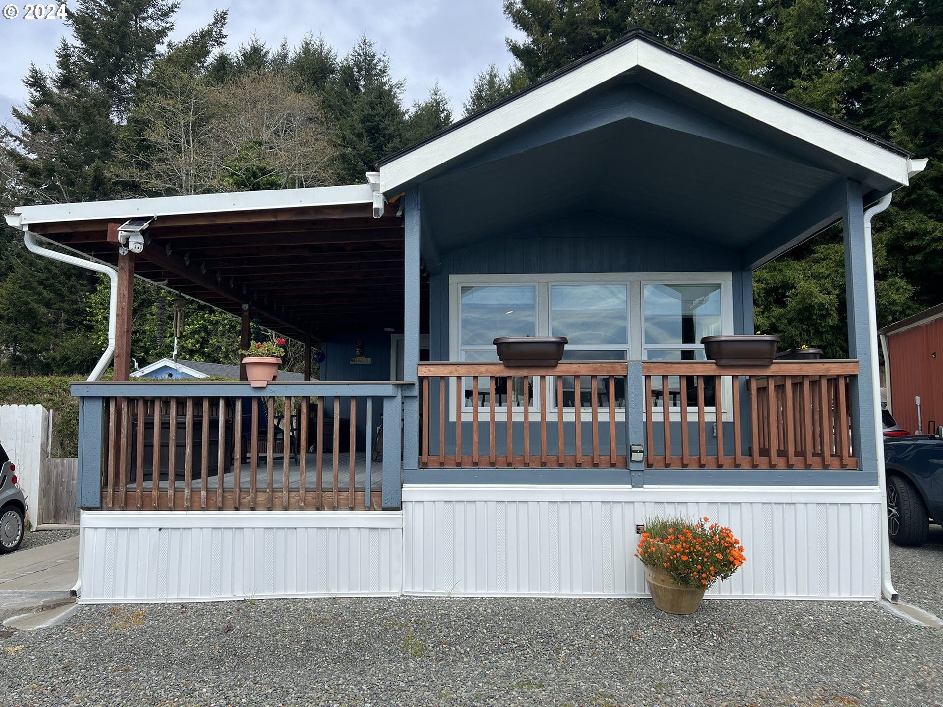 15549 Highway 101 S
