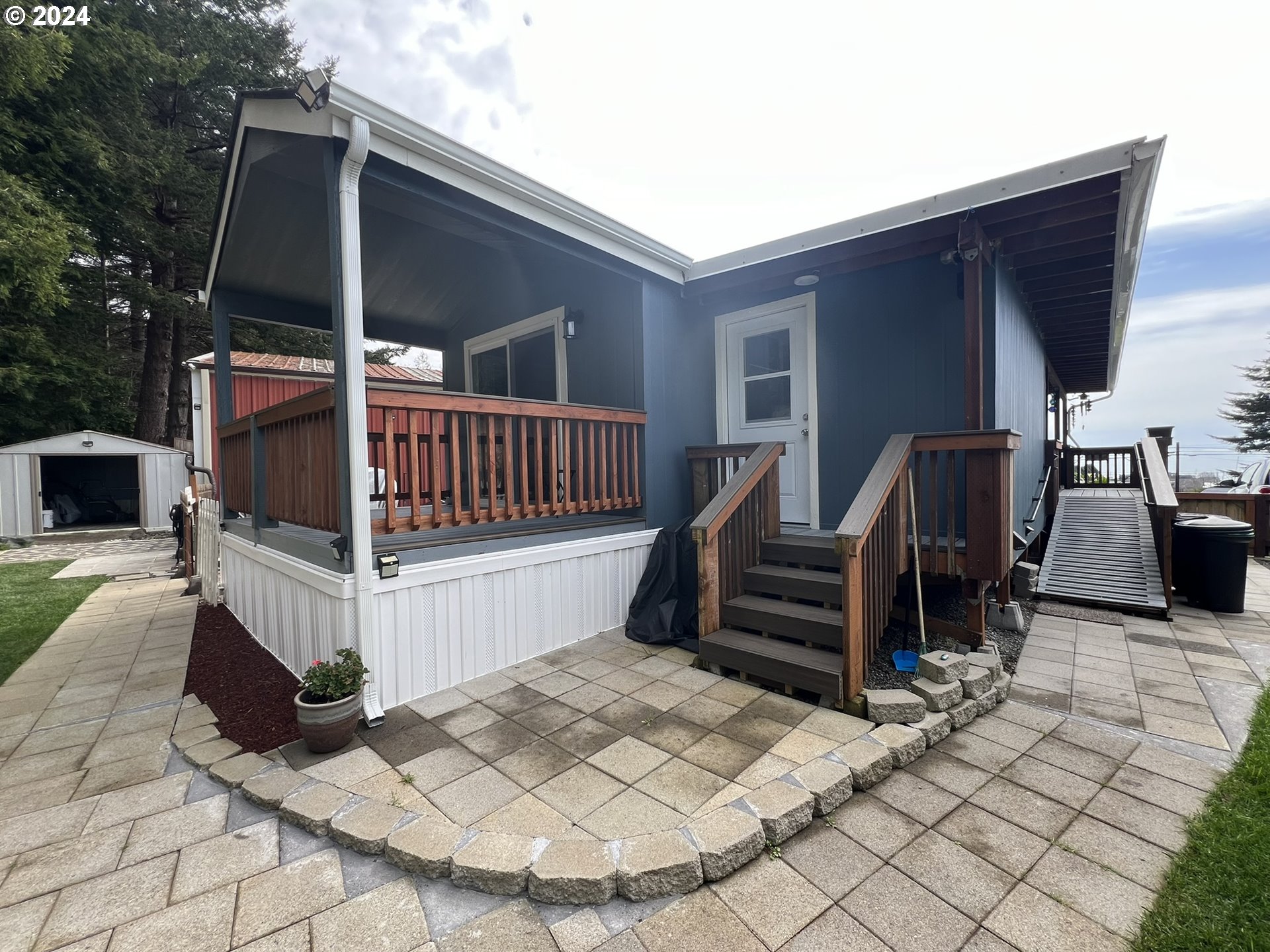 15549 Highway 101 S
