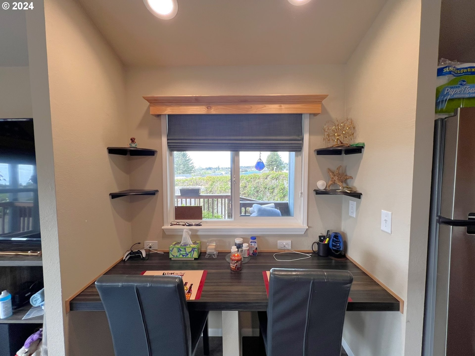 15549 Highway 101 S