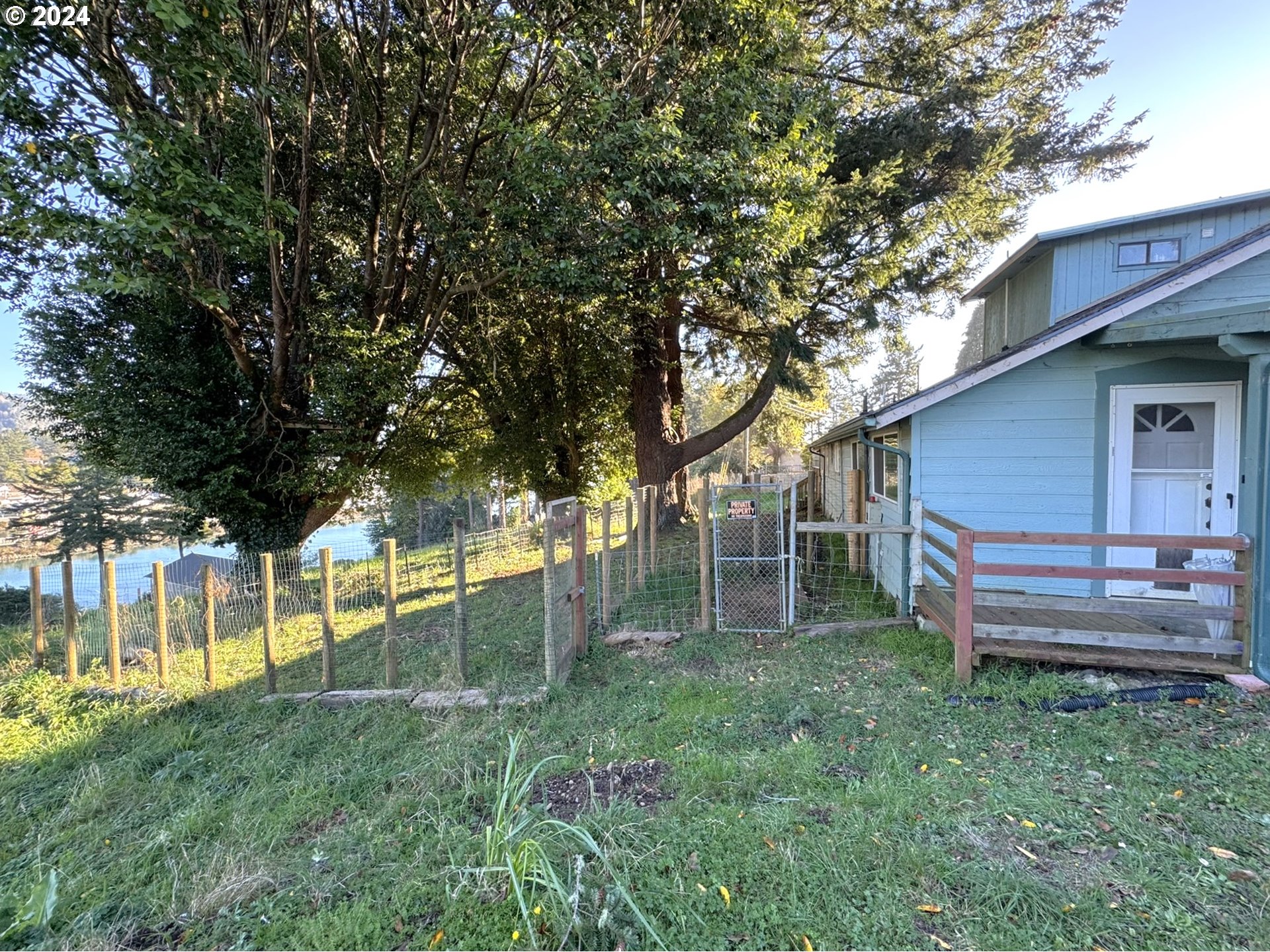 333 SPRUCE DR