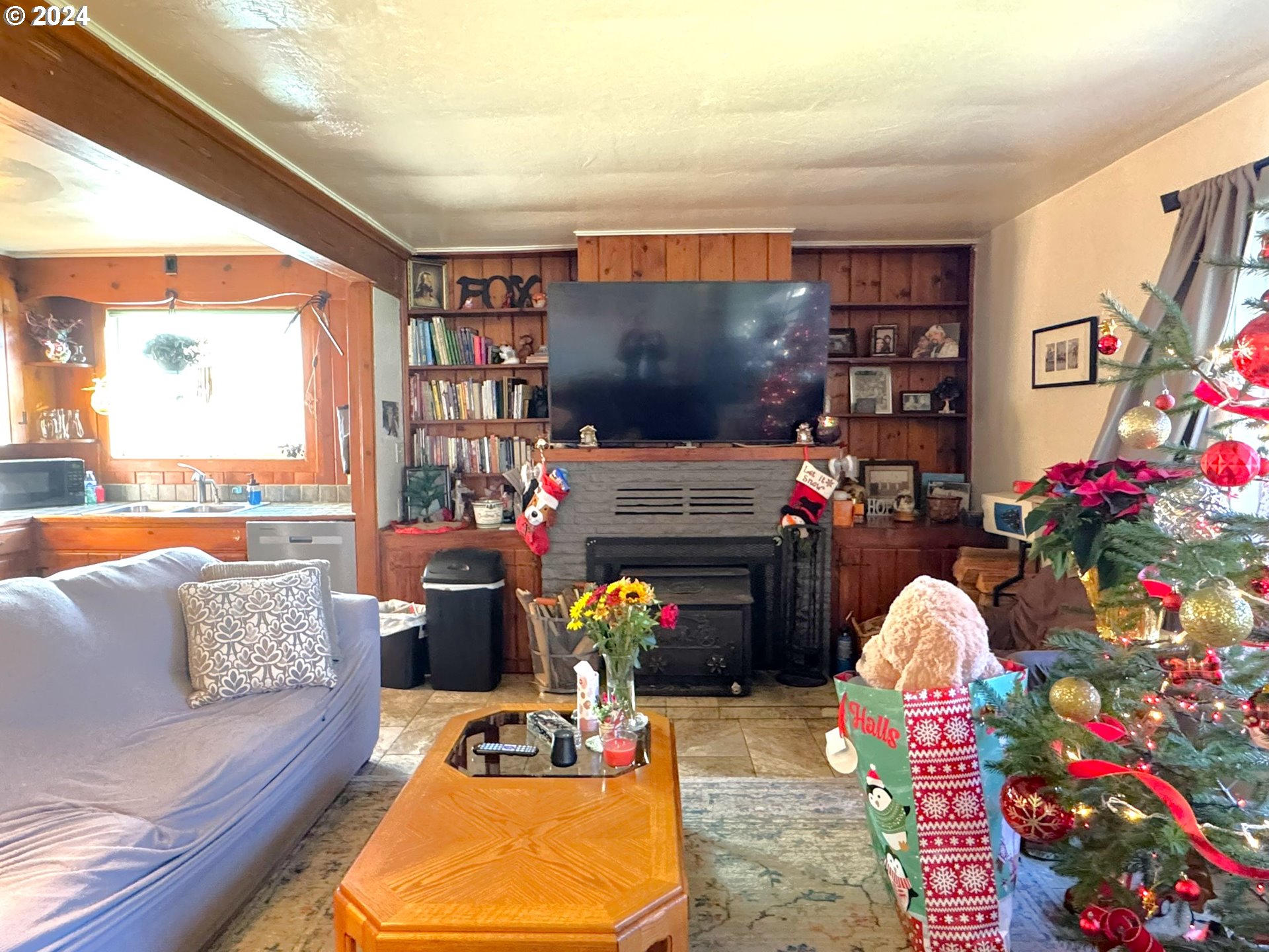 333 SPRUCE DR
