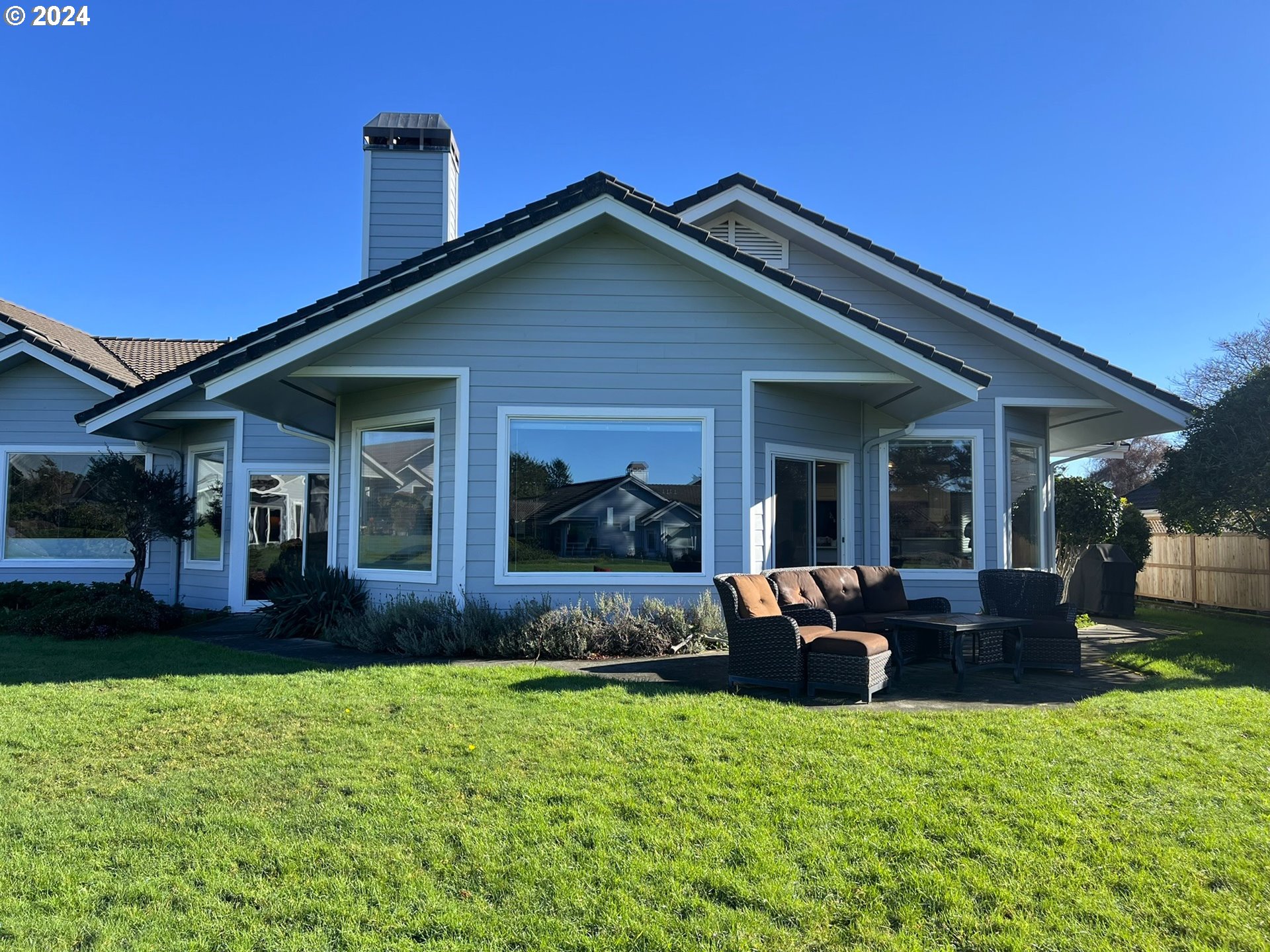 216 SCHOONER BAY DR