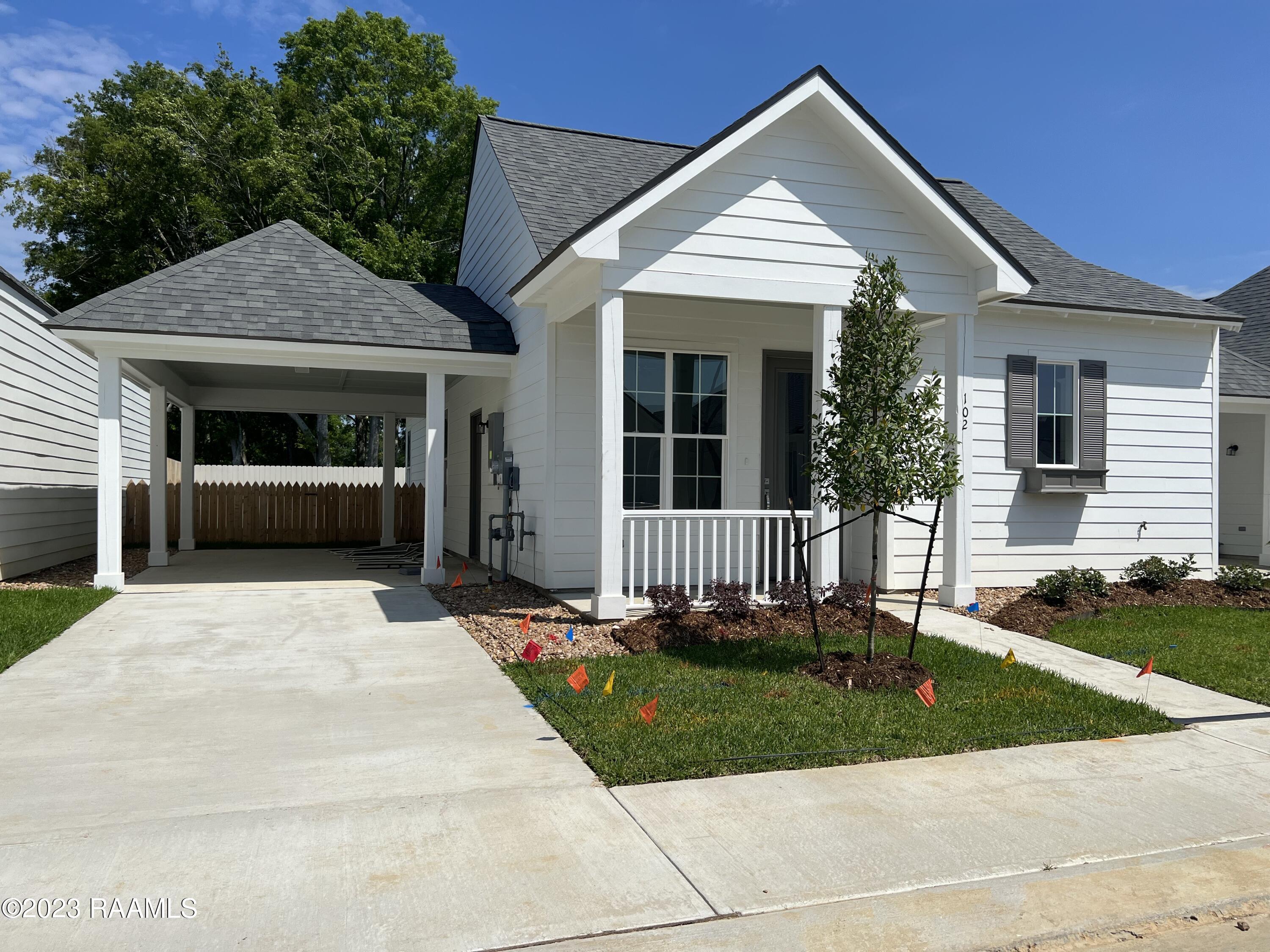 102 Satsuma Drive