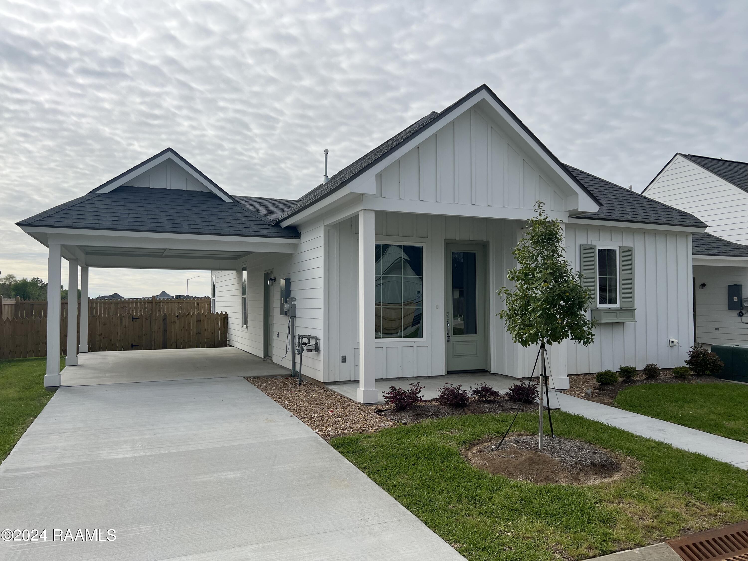 104 Fleet Way