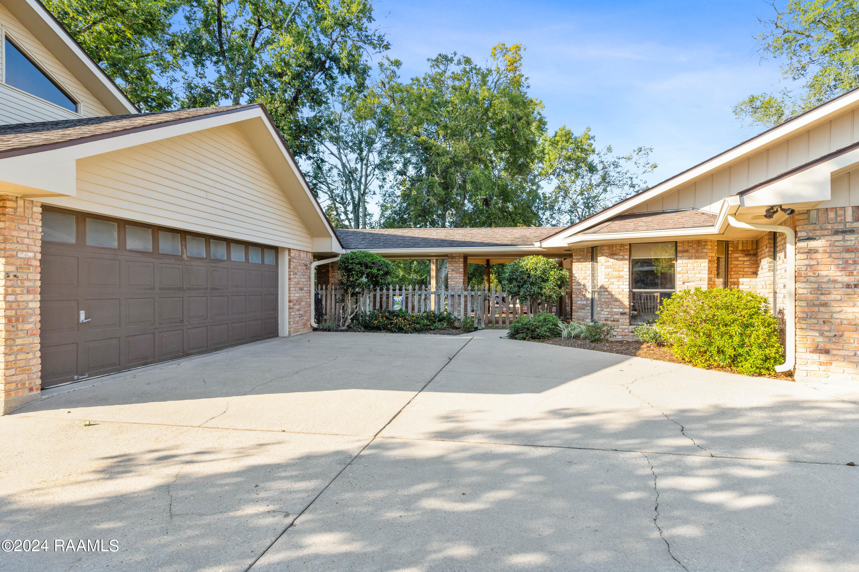 114 Water Oaks Drive