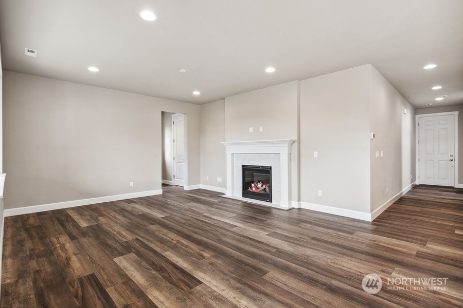 15301 206th Avenue E Unit: 204