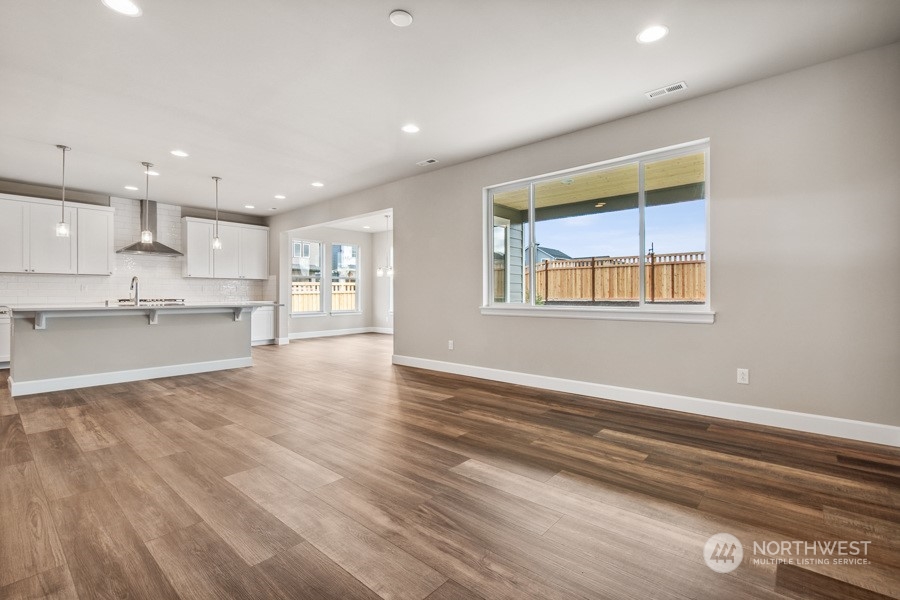 15301 206th Avenue E Unit: 204