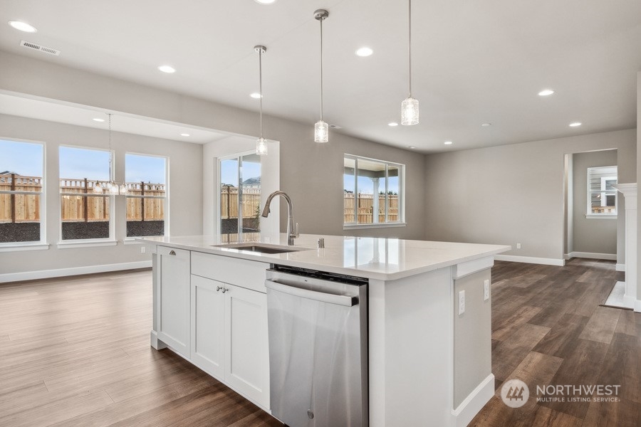 15301 206th Avenue E Unit: 204
