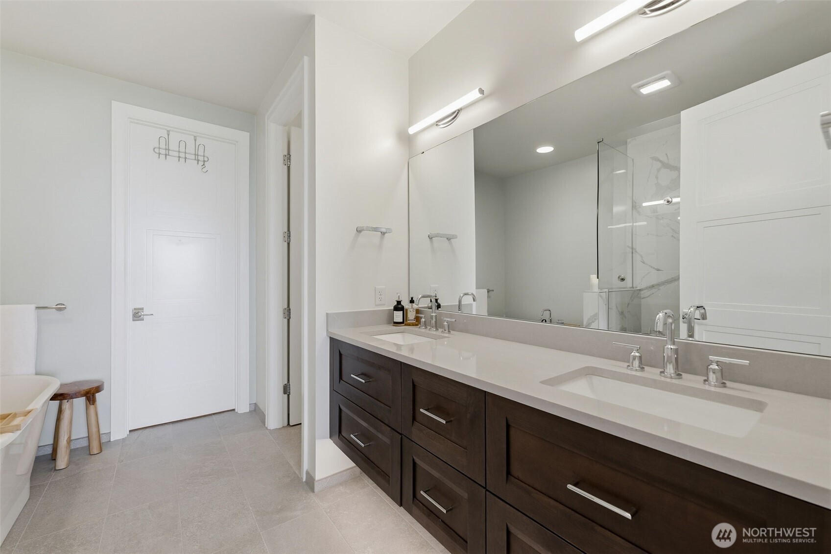 4907 Main Street Unit: 102