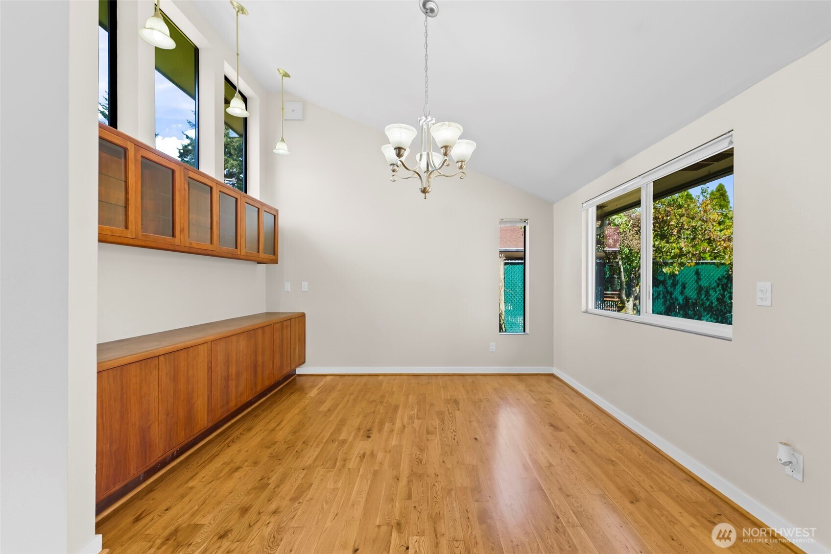 318 Ranger Drive SE