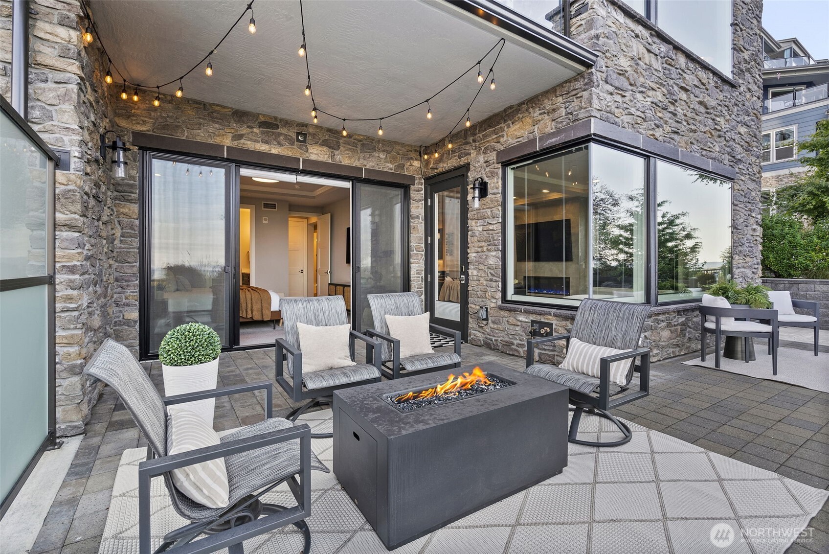 4907 Main Street Unit: 101