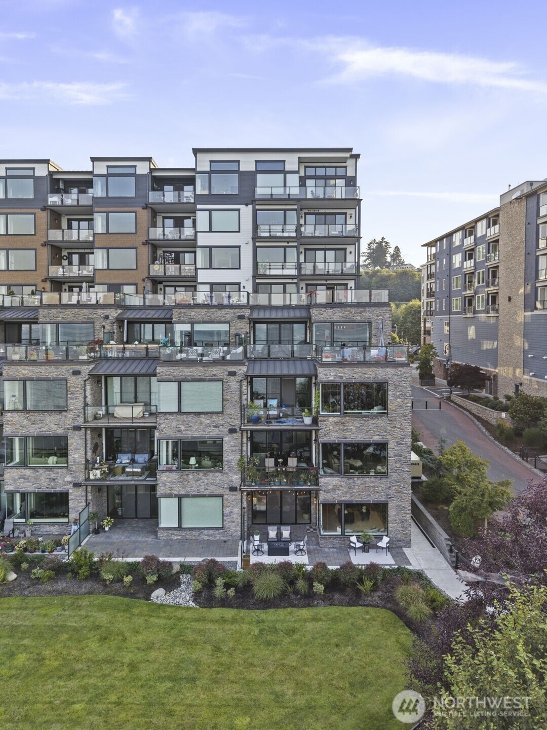 4907 Main Street Unit: 101