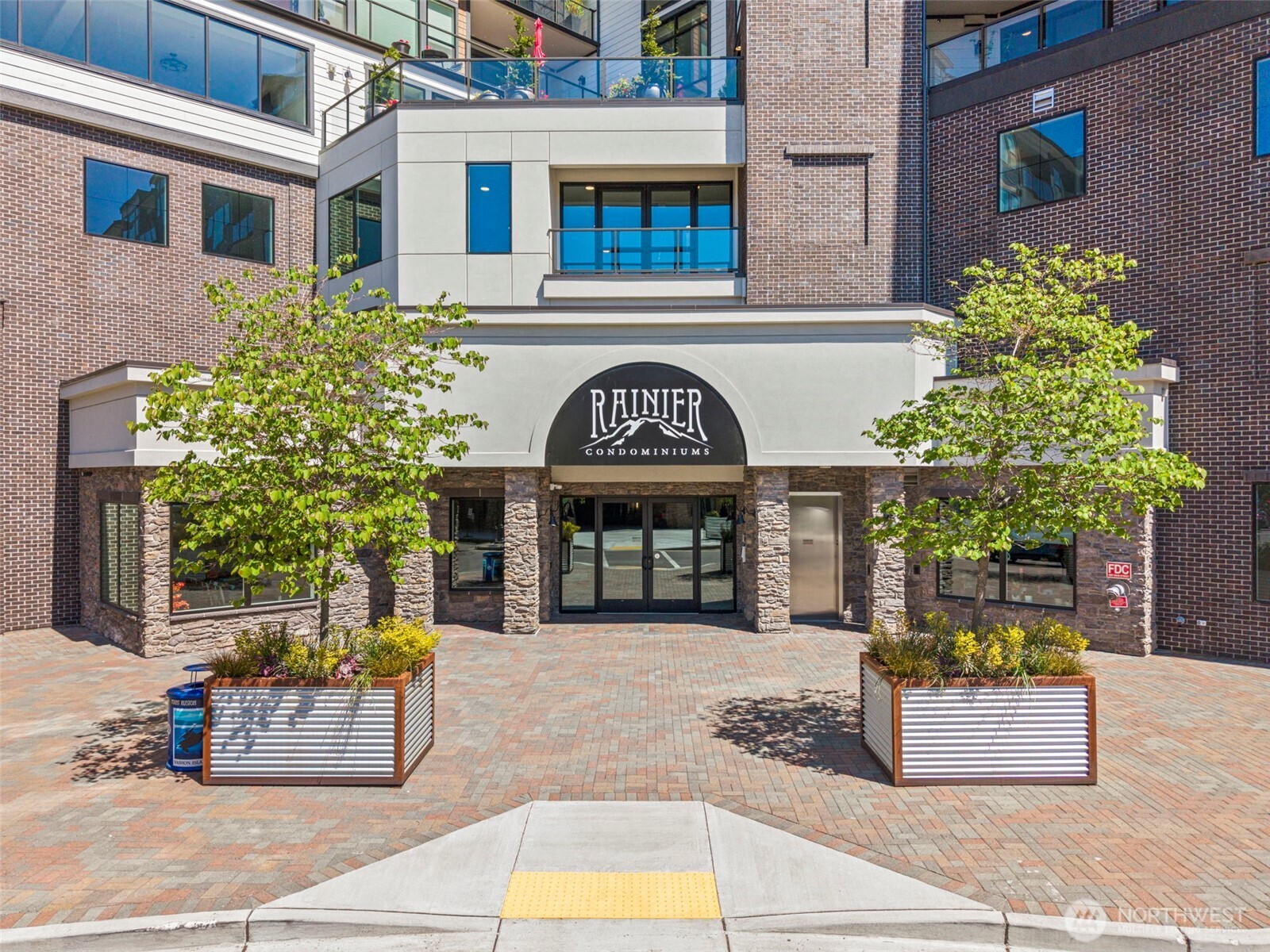 4907 Main Street Unit: 101
