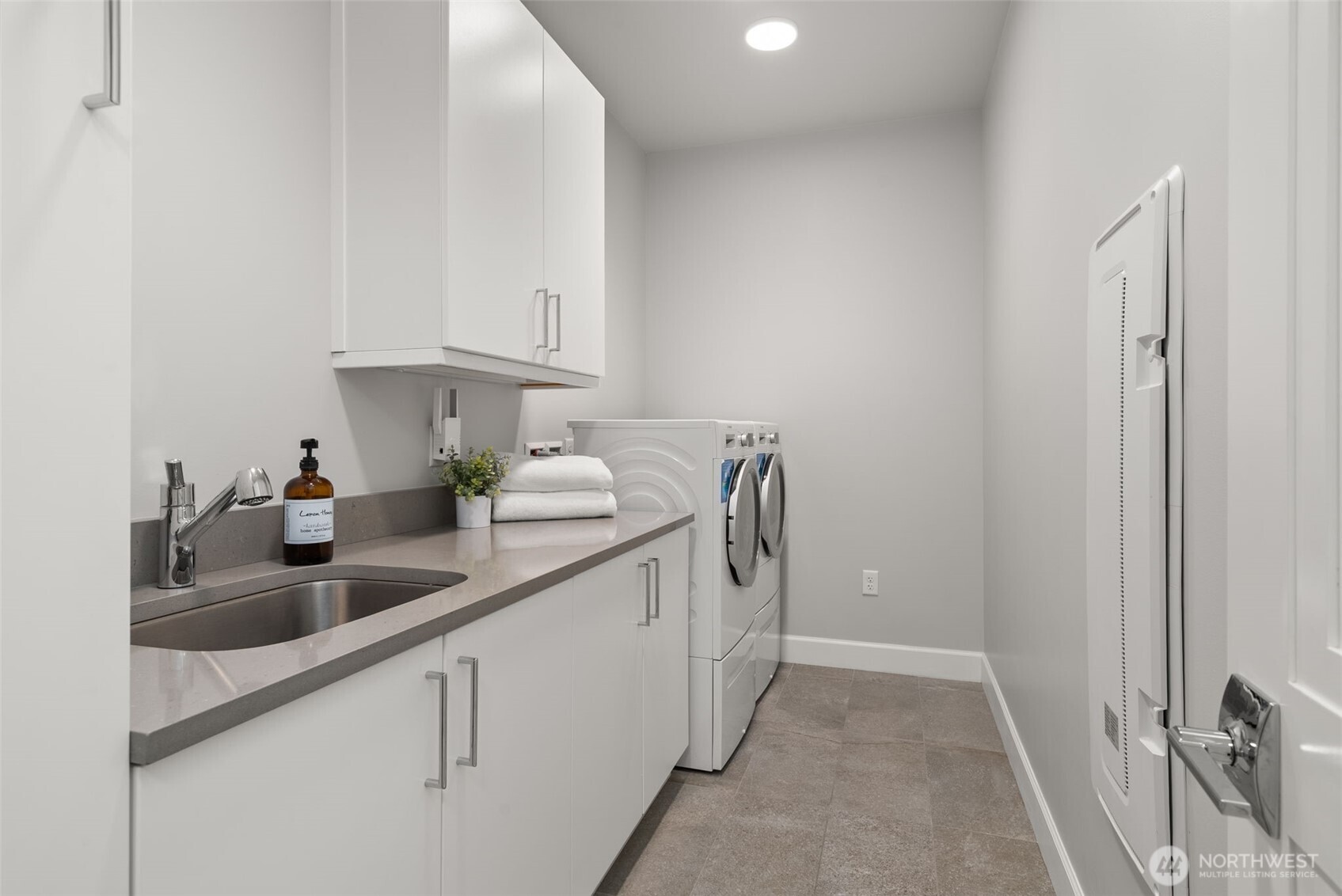 4907 Main Street Unit: 101