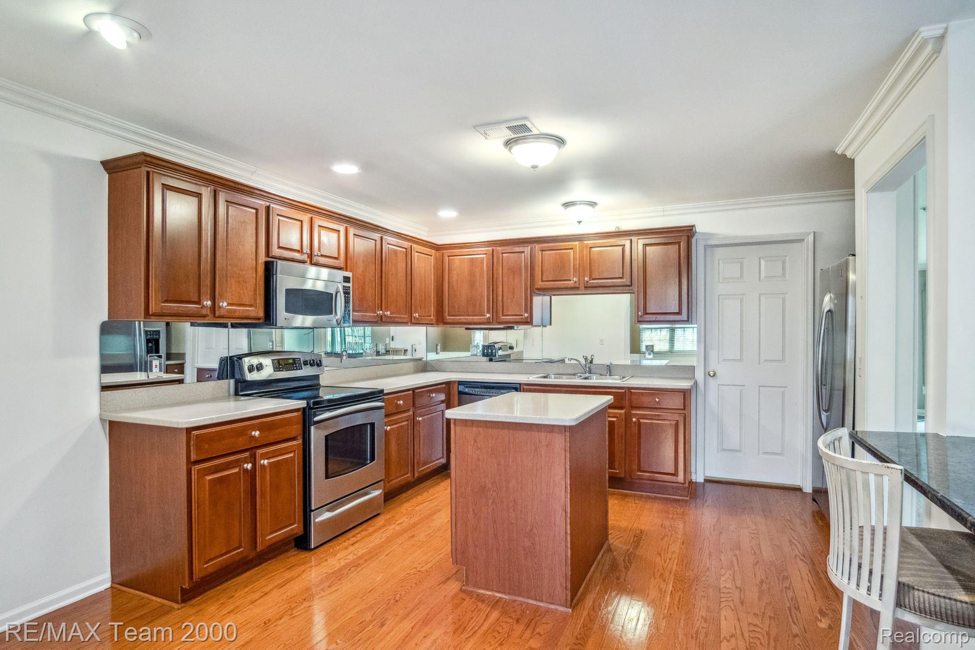 39686 ROCKCREST Lane