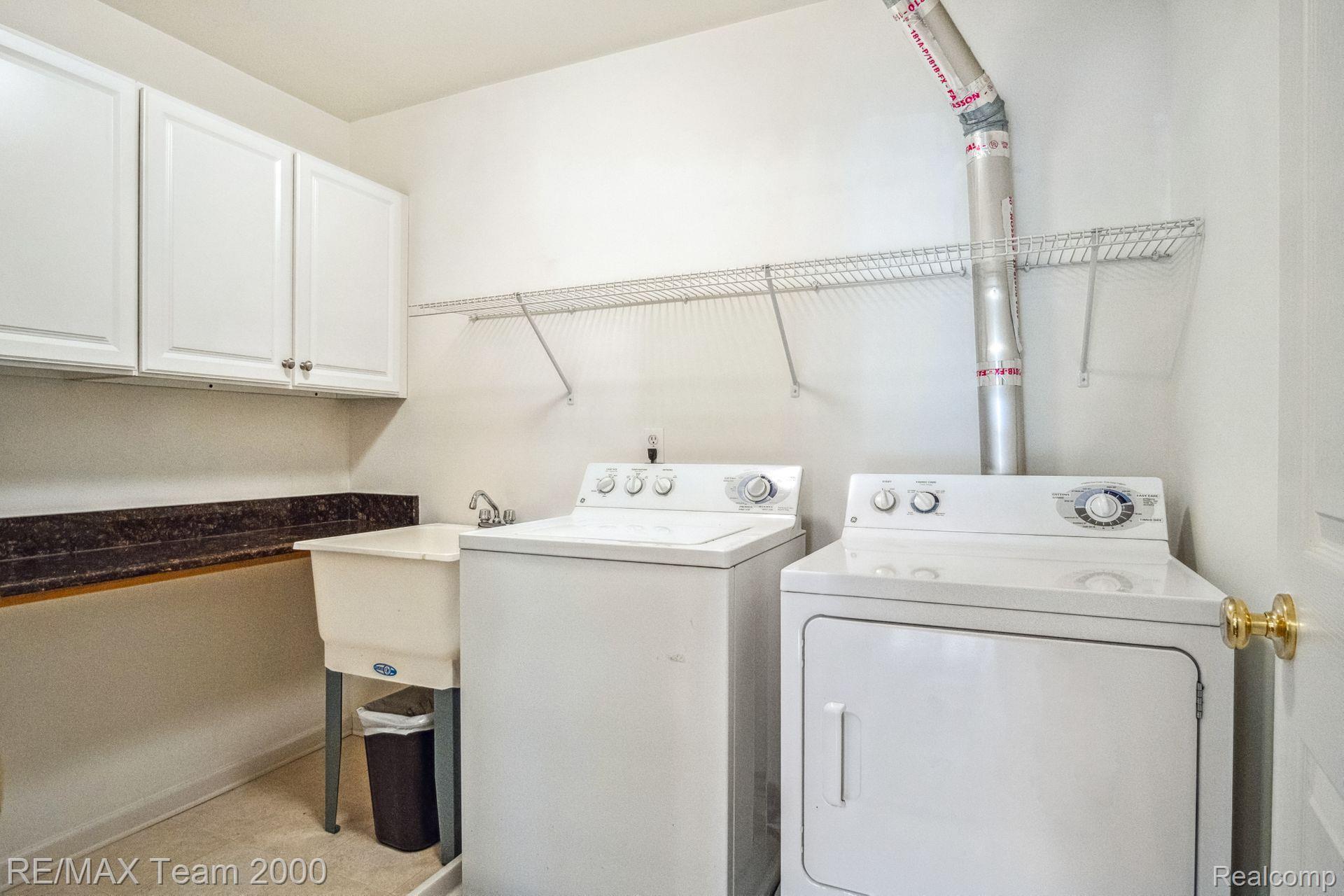 39686 ROCKCREST Lane