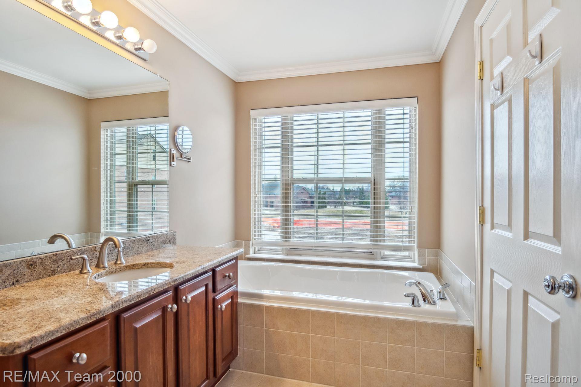 39686 ROCKCREST Lane