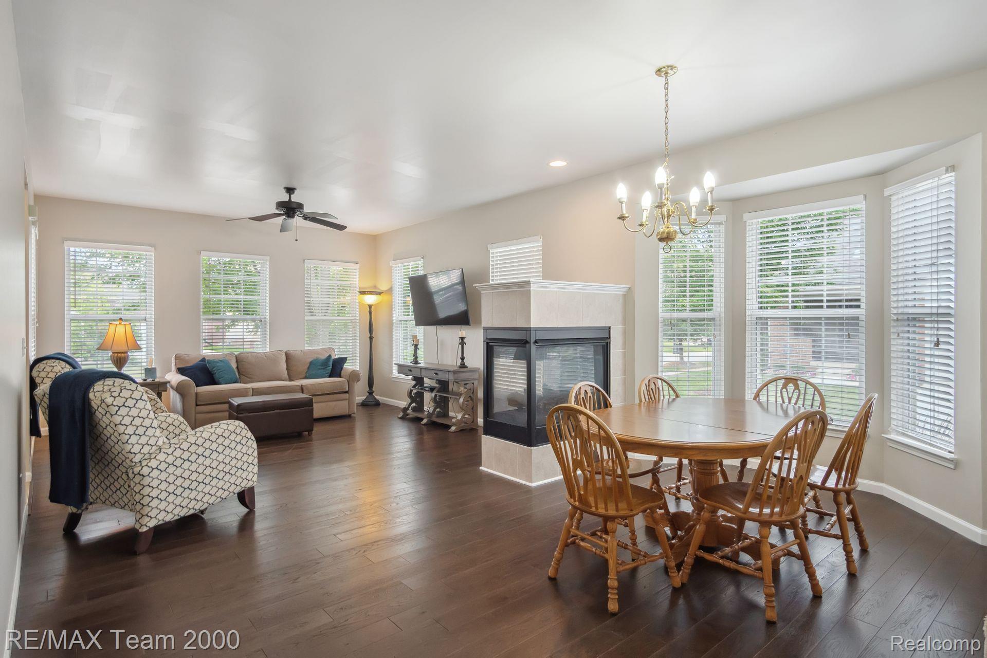 51195 SLEEPY HOLLOW Lane