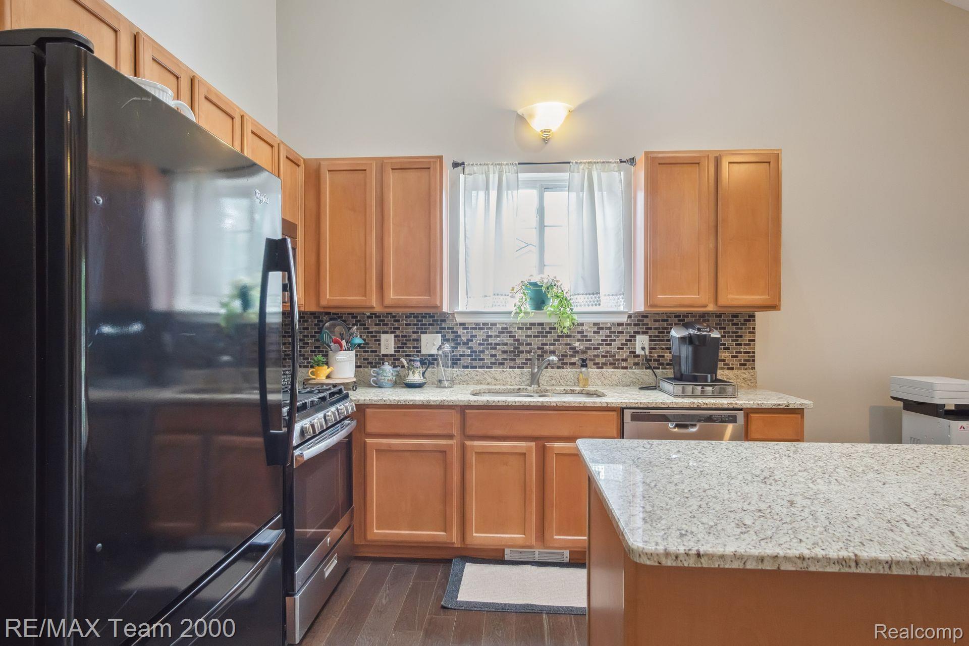 51195 SLEEPY HOLLOW Lane