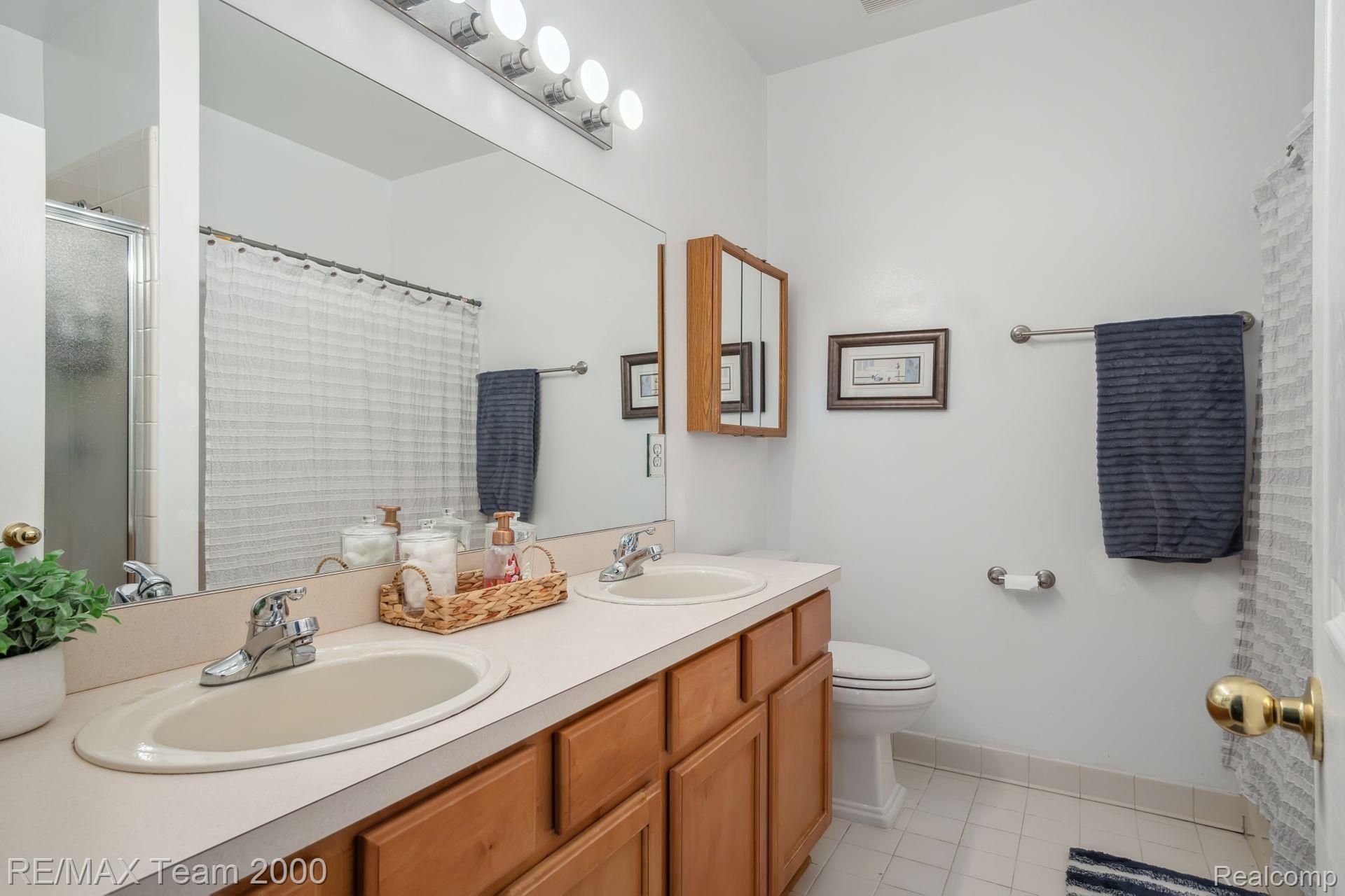 51195 SLEEPY HOLLOW Lane