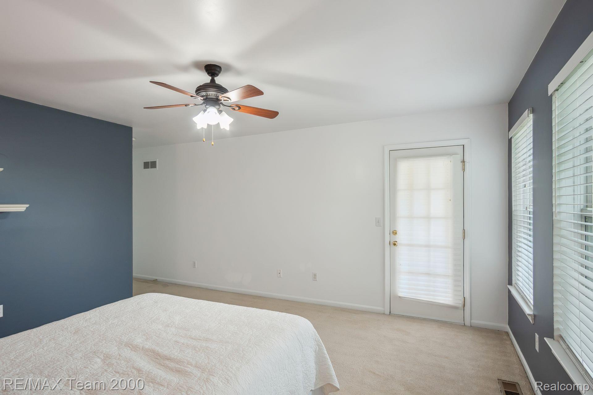 51195 SLEEPY HOLLOW Lane