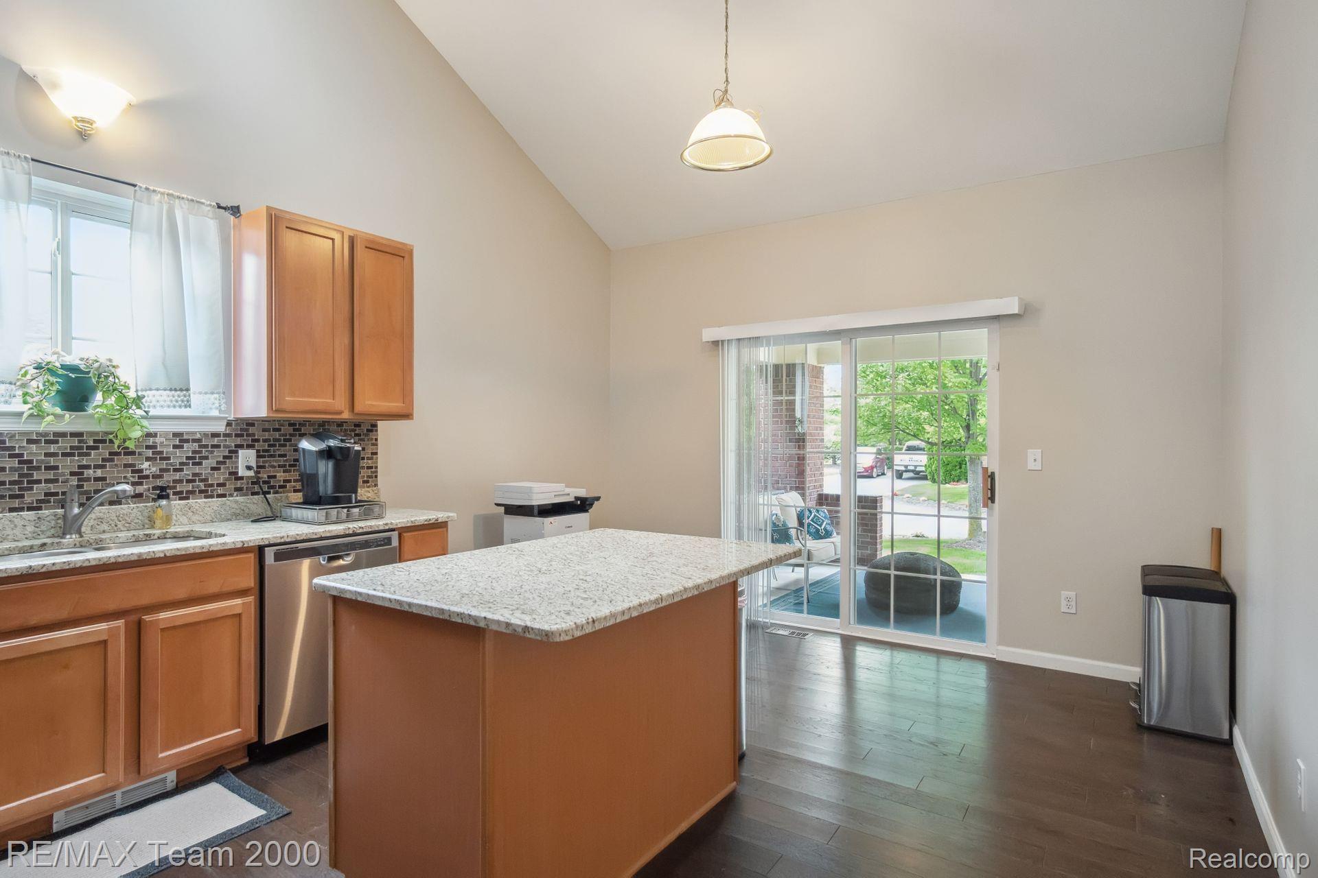 51195 SLEEPY HOLLOW Lane