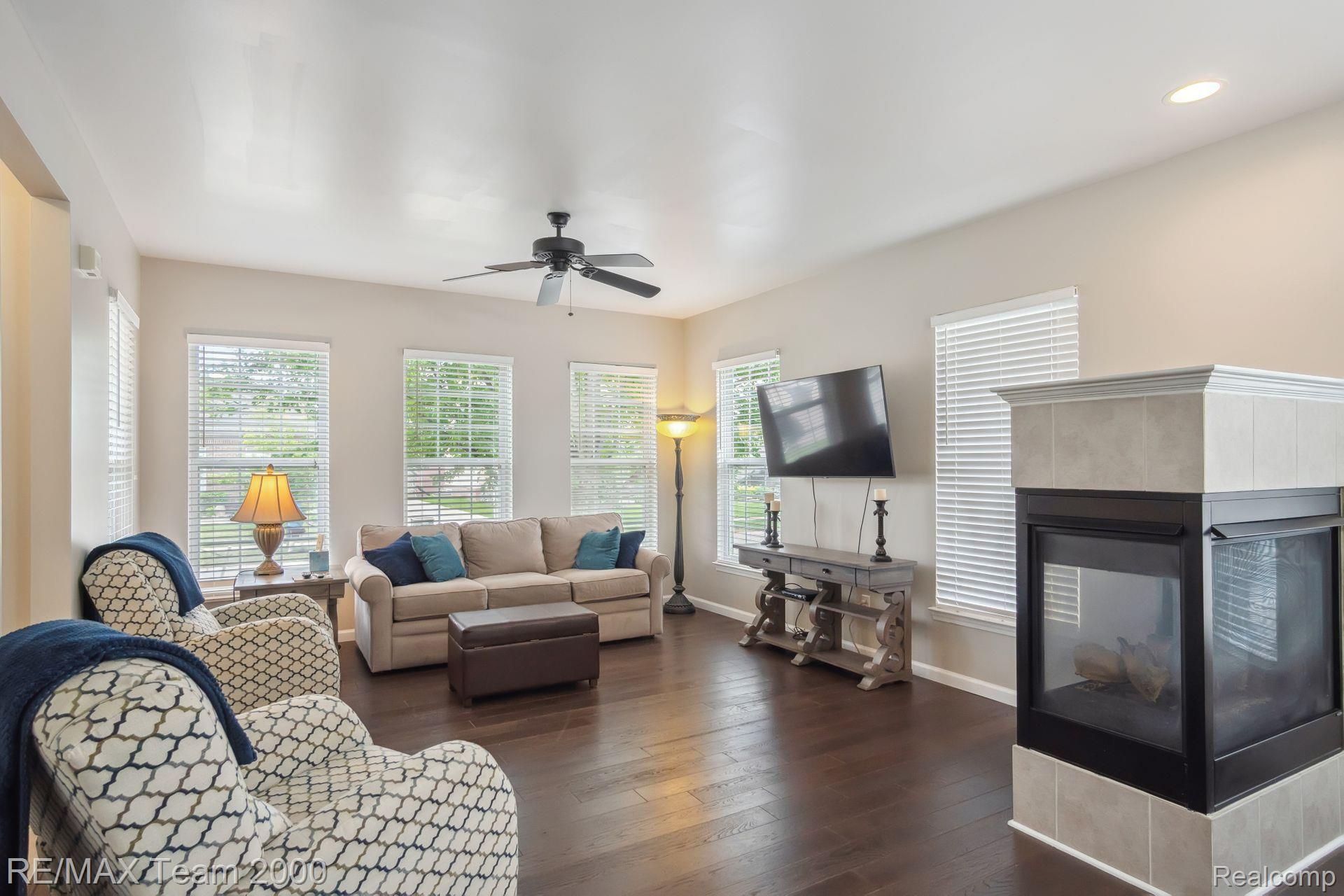 51195 SLEEPY HOLLOW Lane