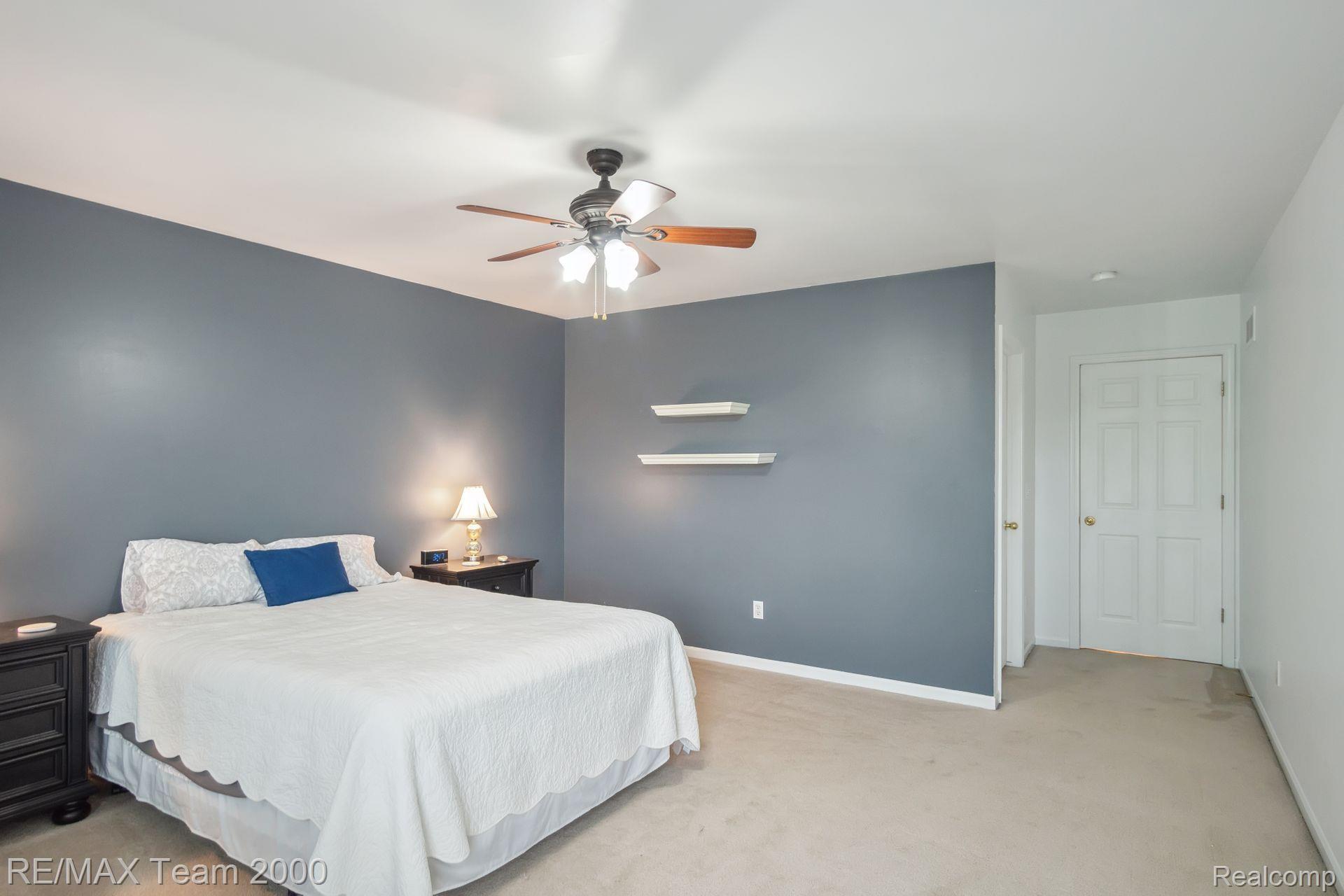 51195 SLEEPY HOLLOW Lane