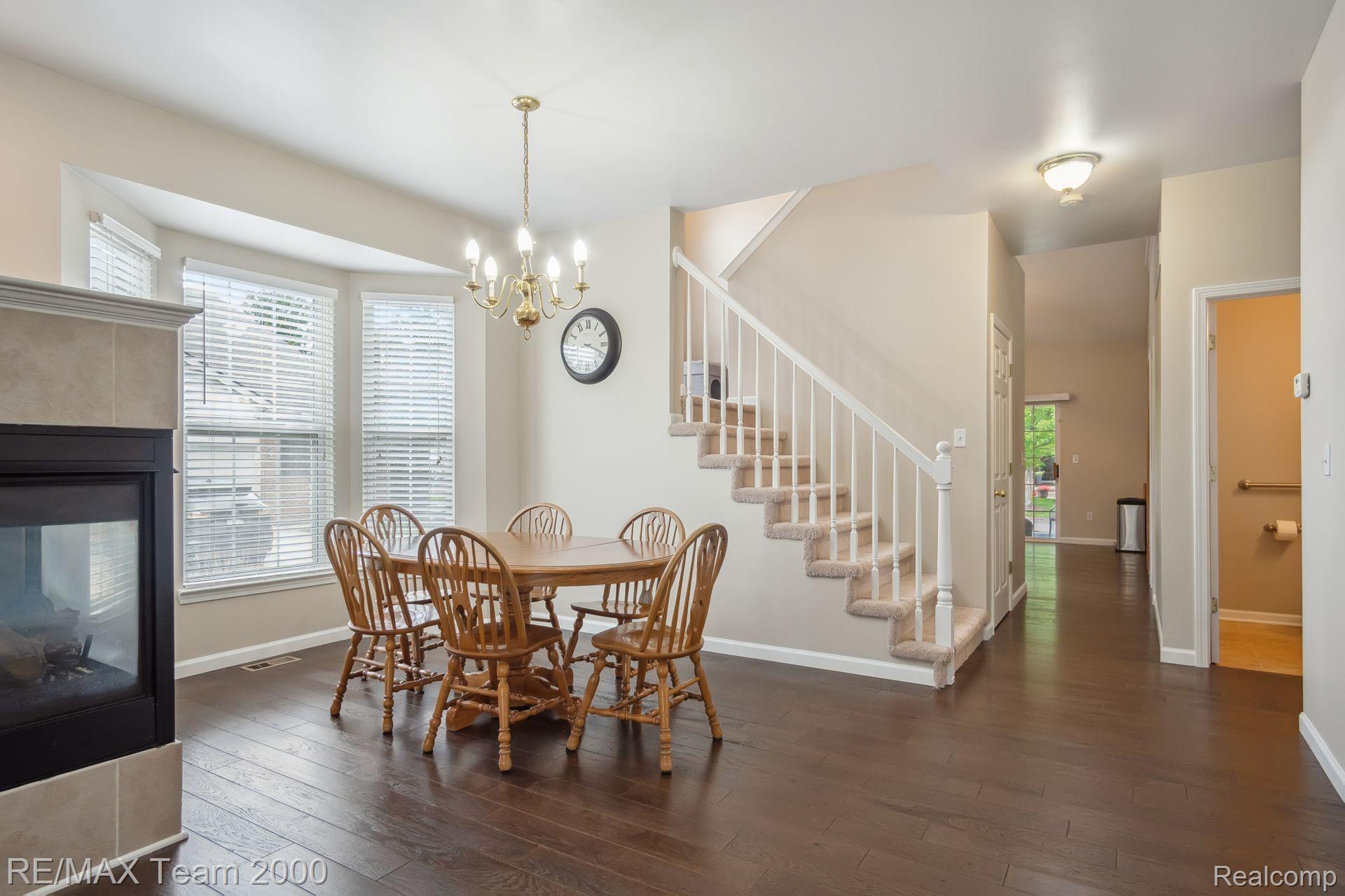 51195 SLEEPY HOLLOW Lane