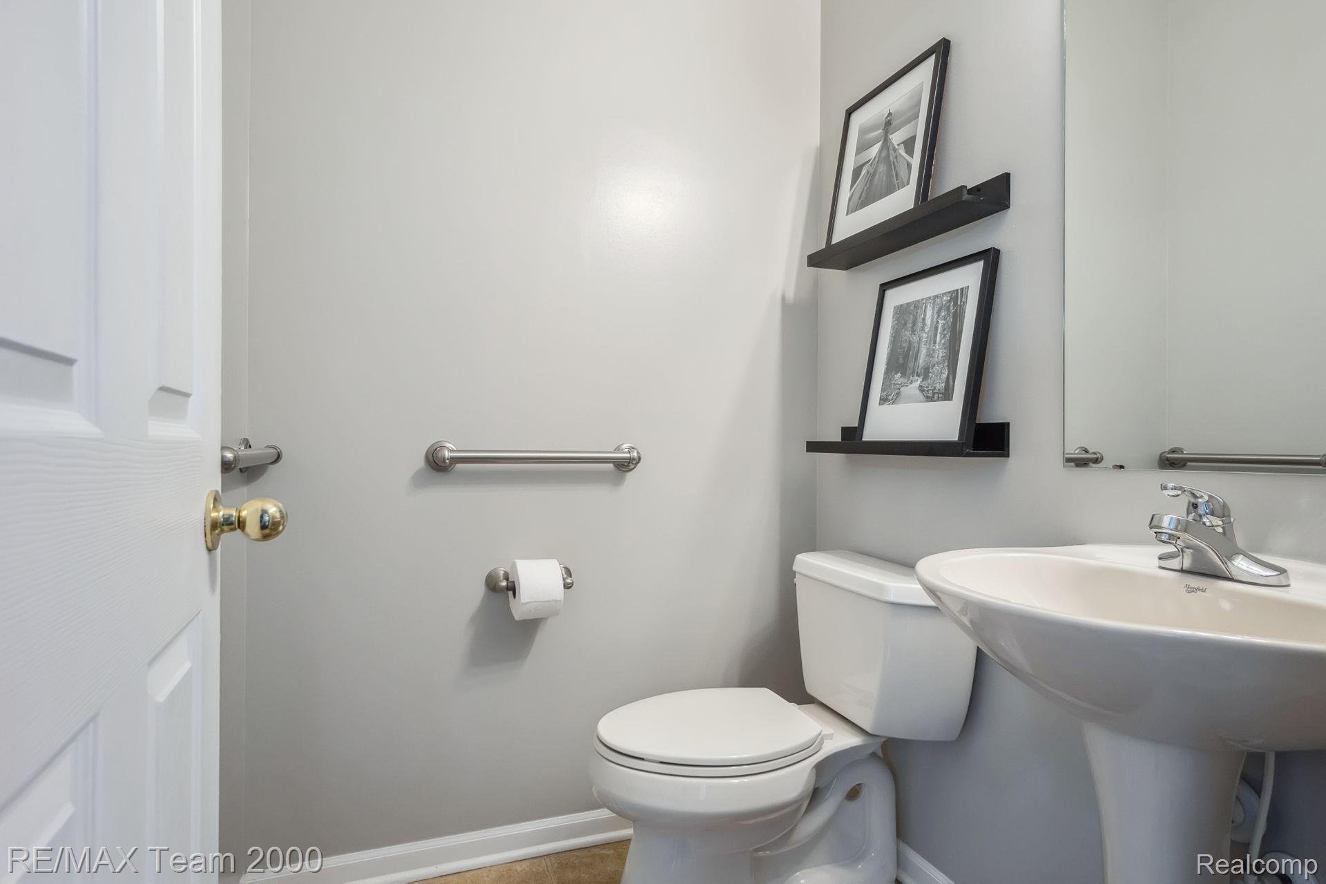 51195 SLEEPY HOLLOW Lane