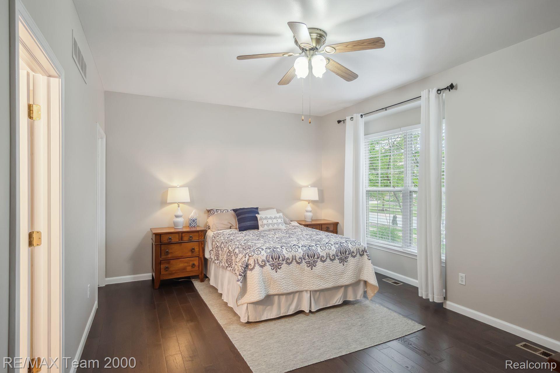 51195 SLEEPY HOLLOW Lane