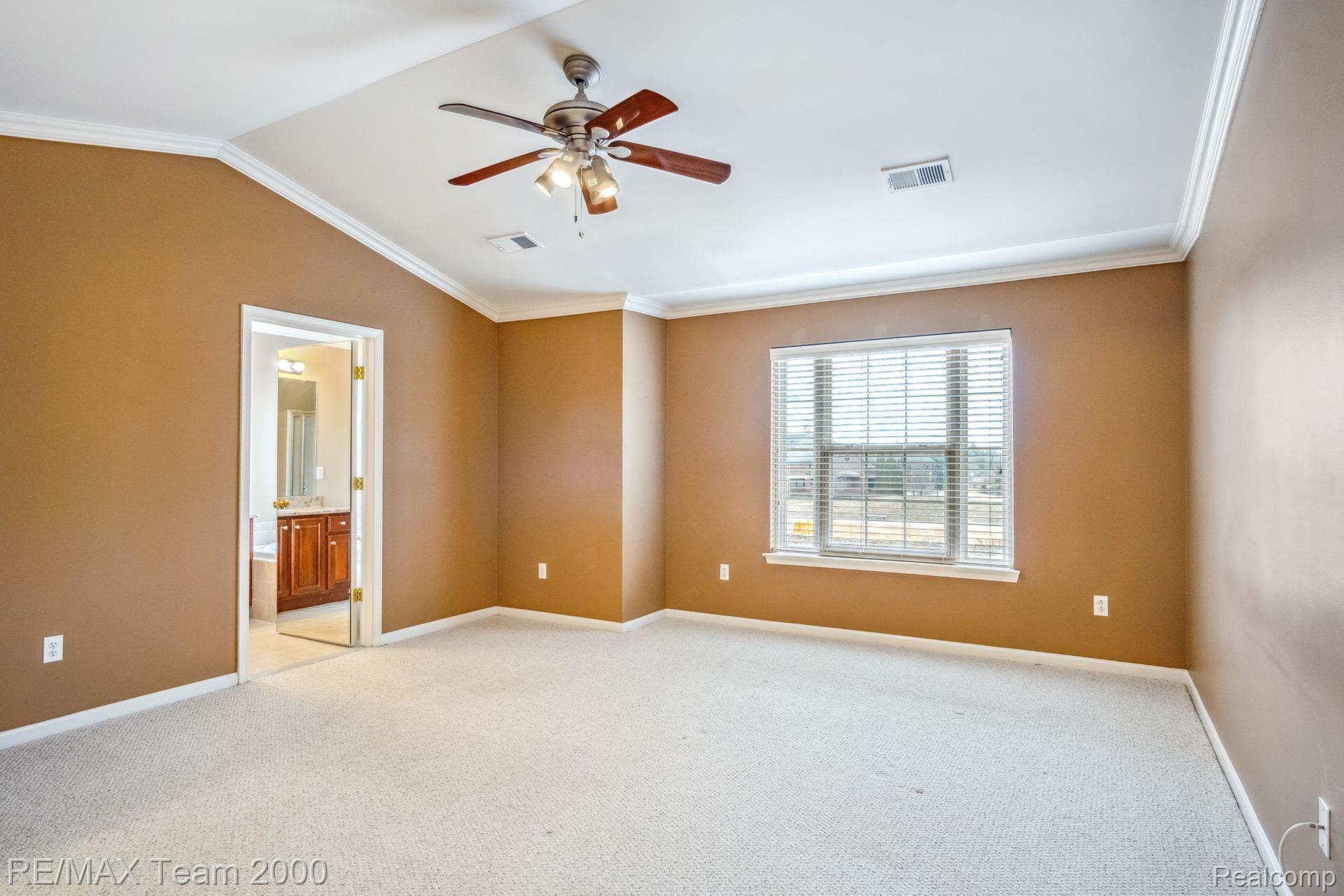 39686 ROCKCREST Lane