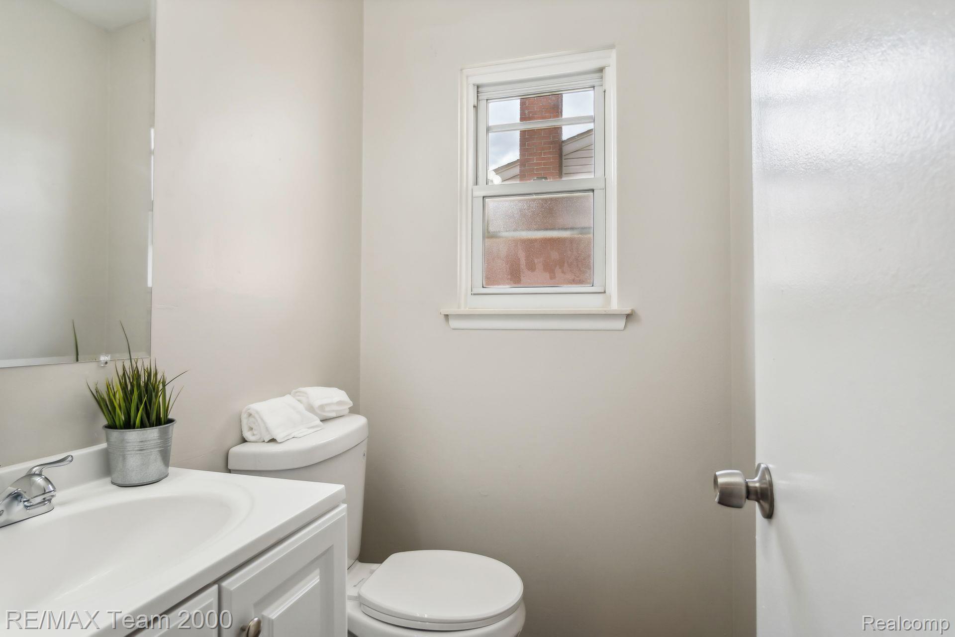 20021 CHURCHILL Avenue