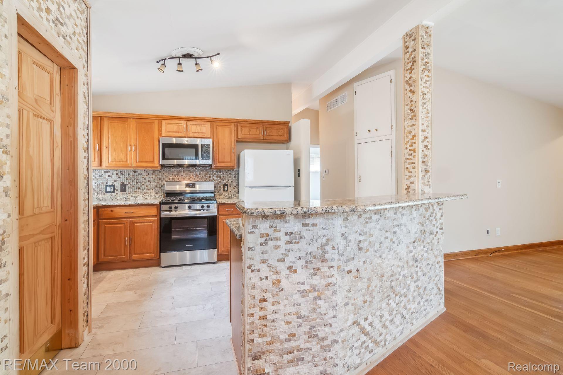 15051 MARLOW Street