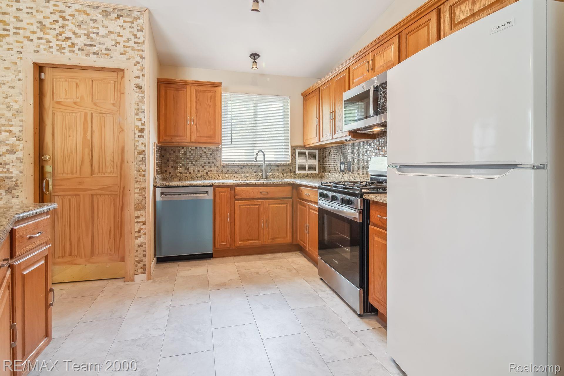 15051 MARLOW Street