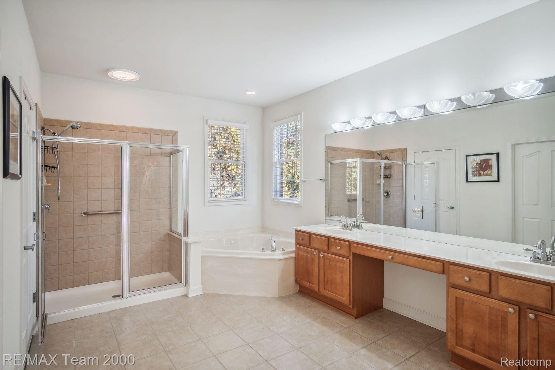 49499 WATERSTONE ESTATES Circle