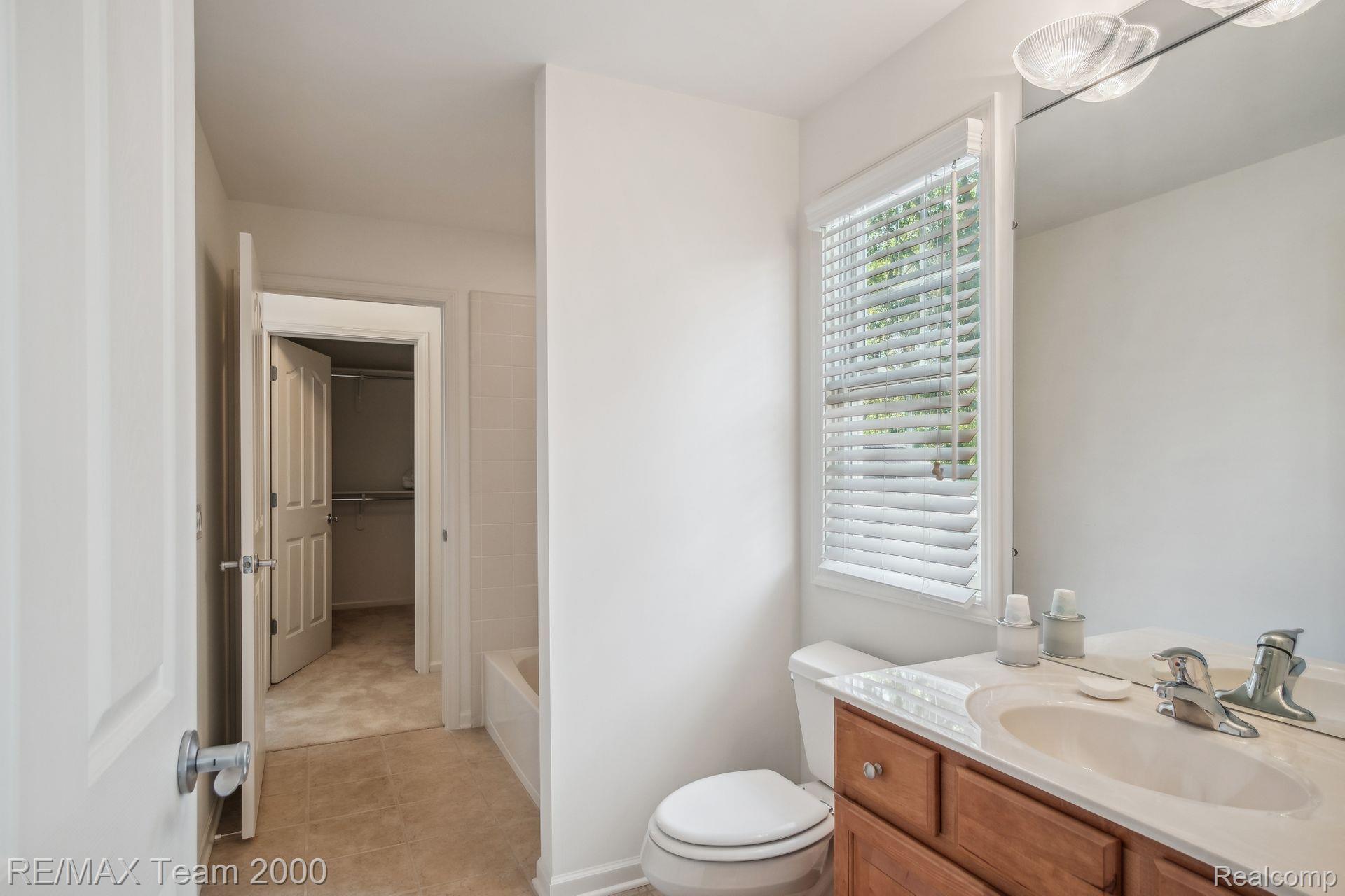 49499 WATERSTONE ESTATES Circle