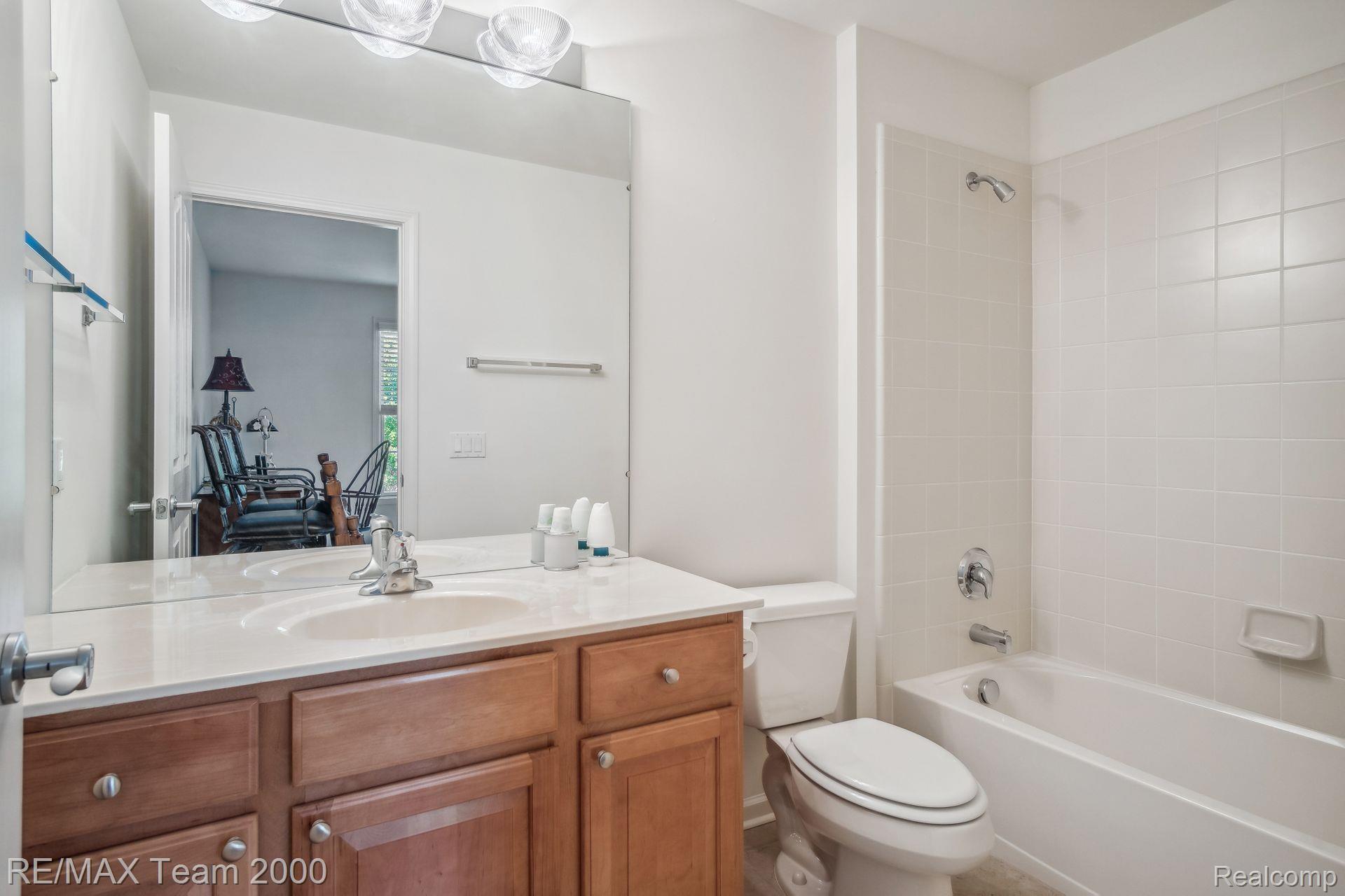49499 WATERSTONE ESTATES Circle