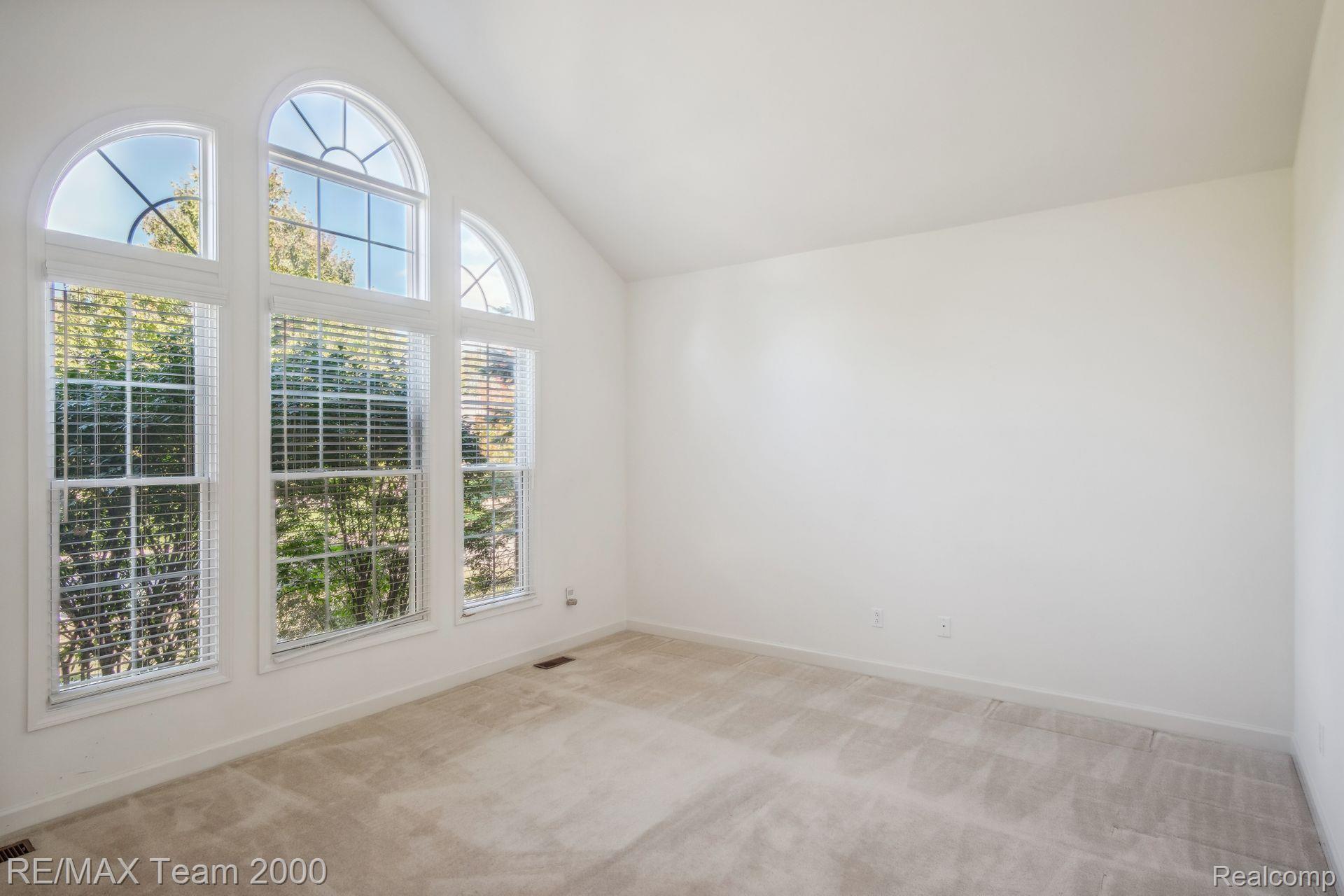 49499 WATERSTONE ESTATES Circle