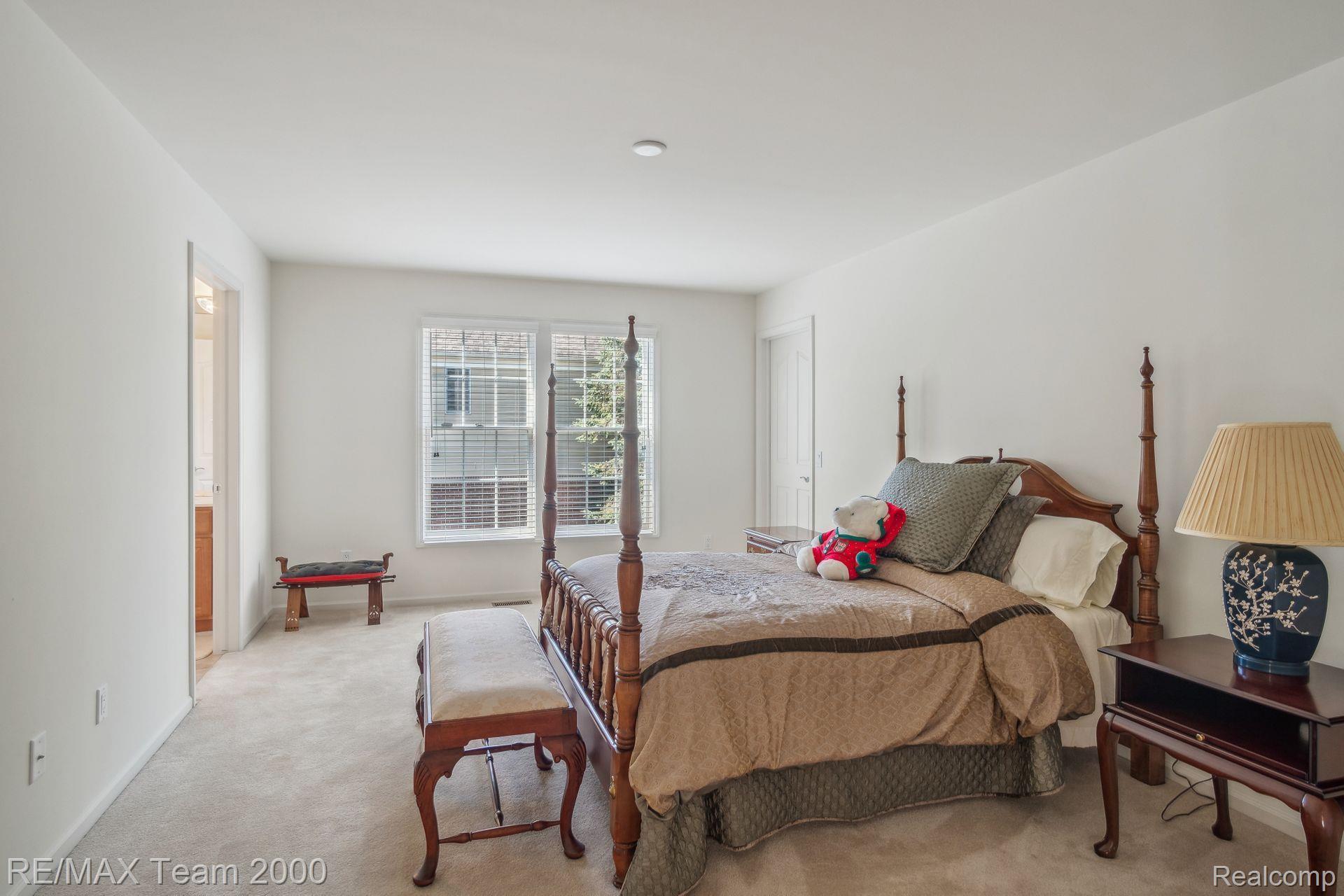 49499 WATERSTONE ESTATES Circle