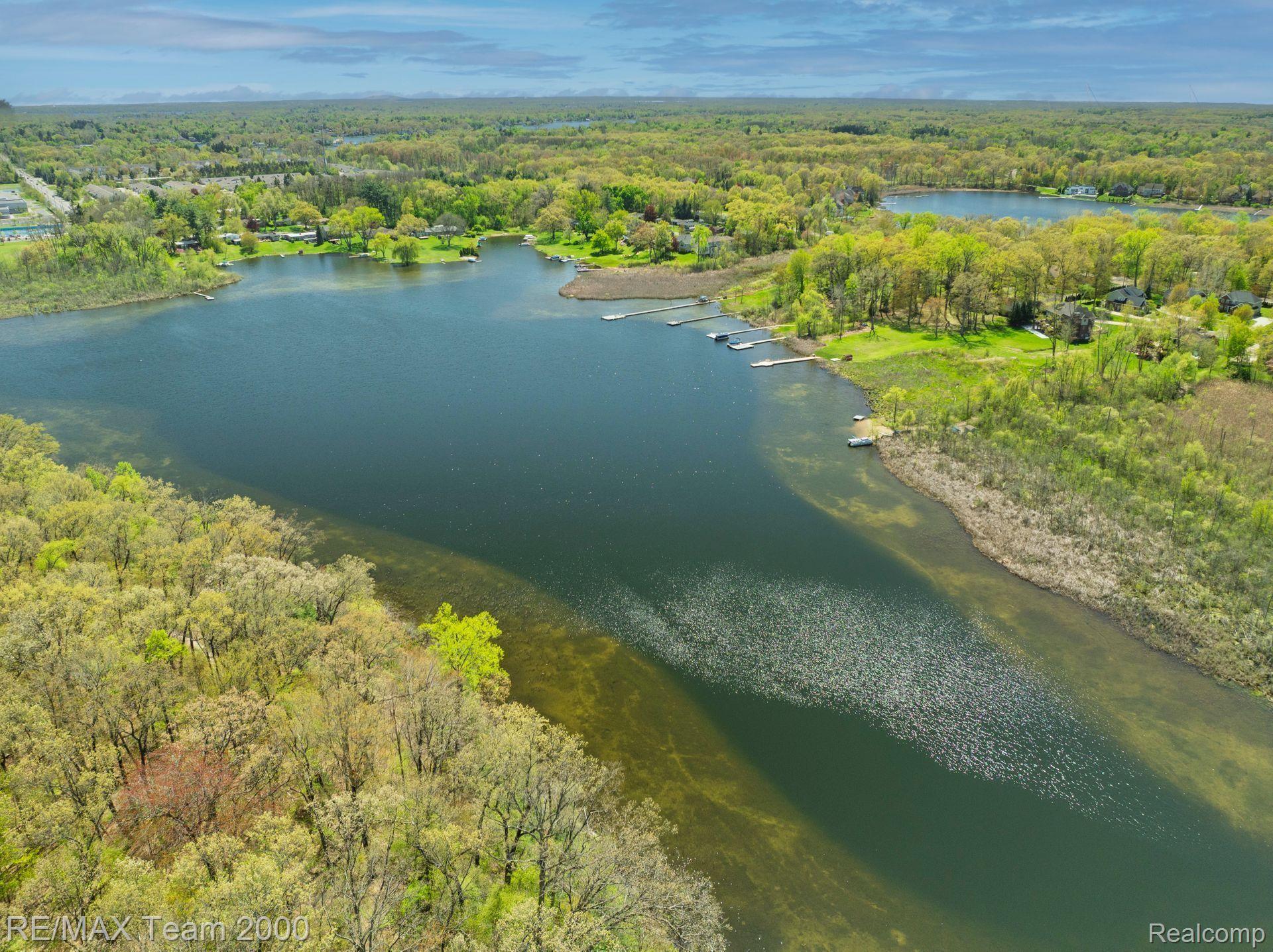 194 W REED LAKE