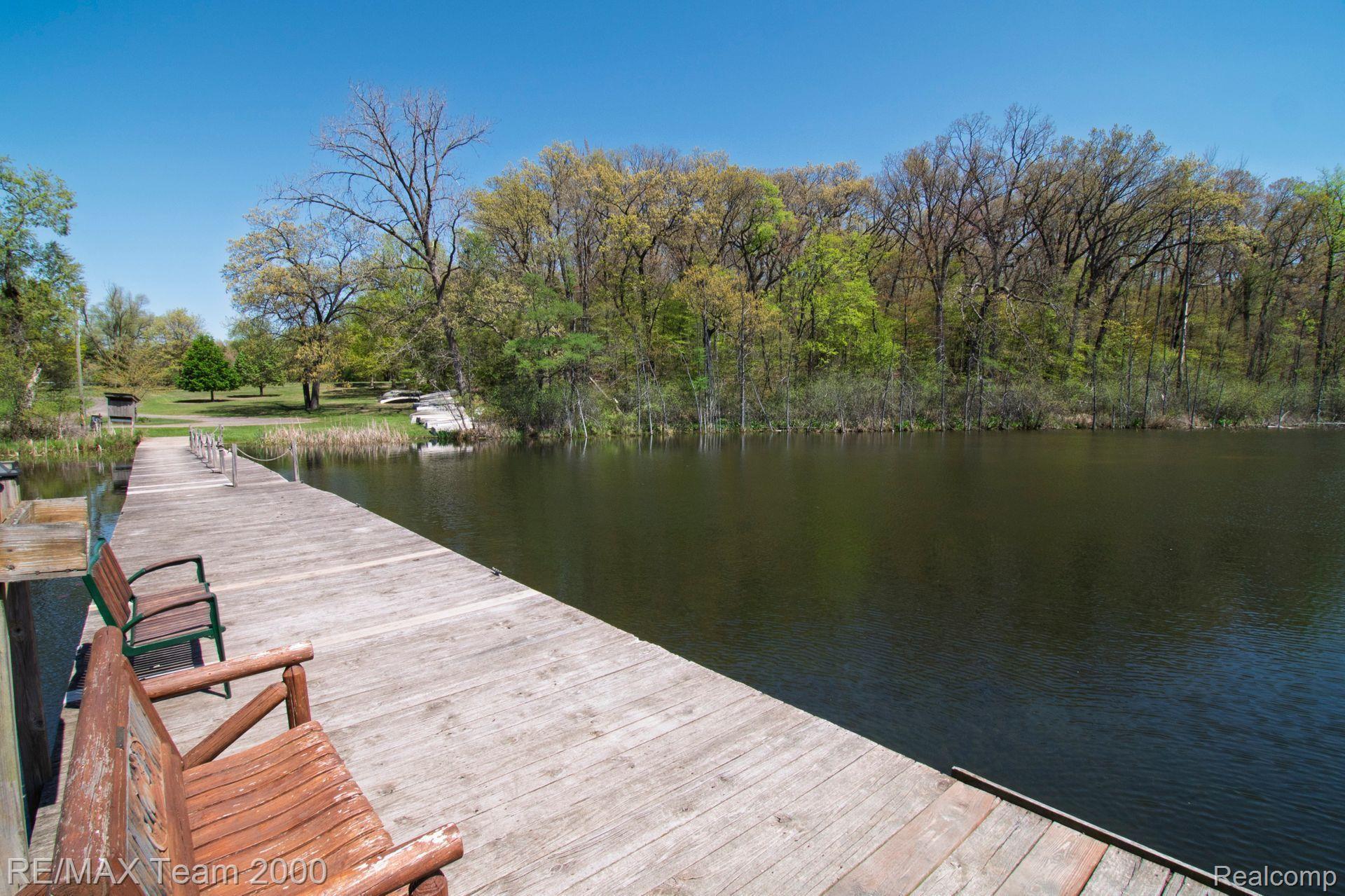 194 W REED LAKE
