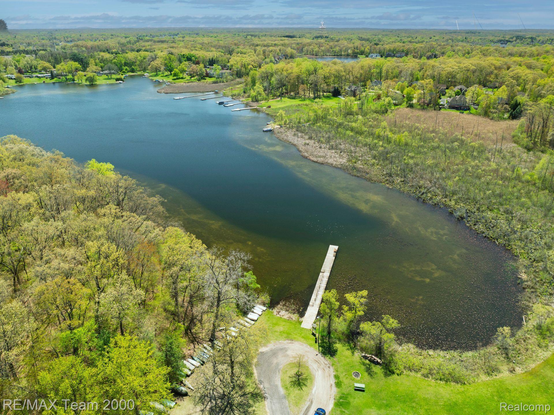 194 W REED LAKE