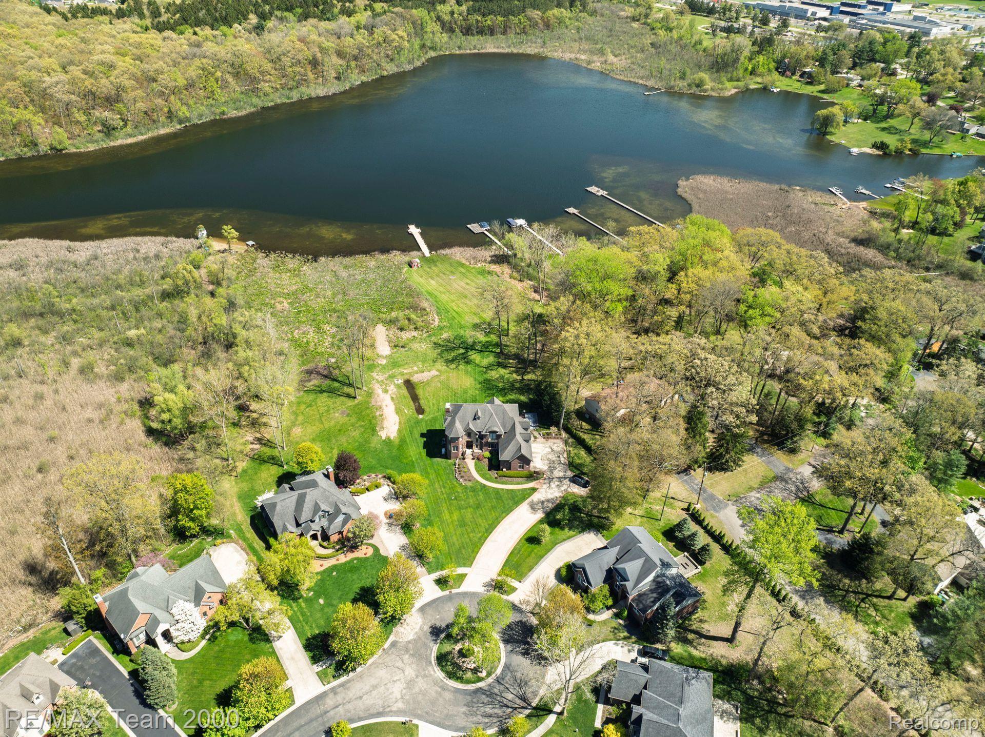 194 W REED LAKE