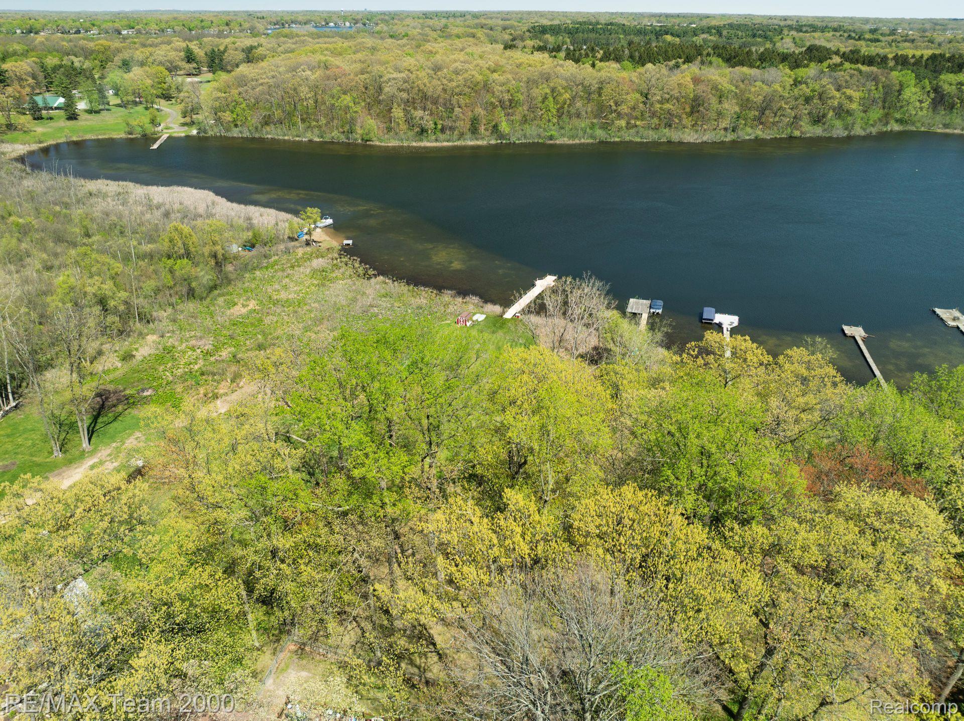 194 W REED LAKE